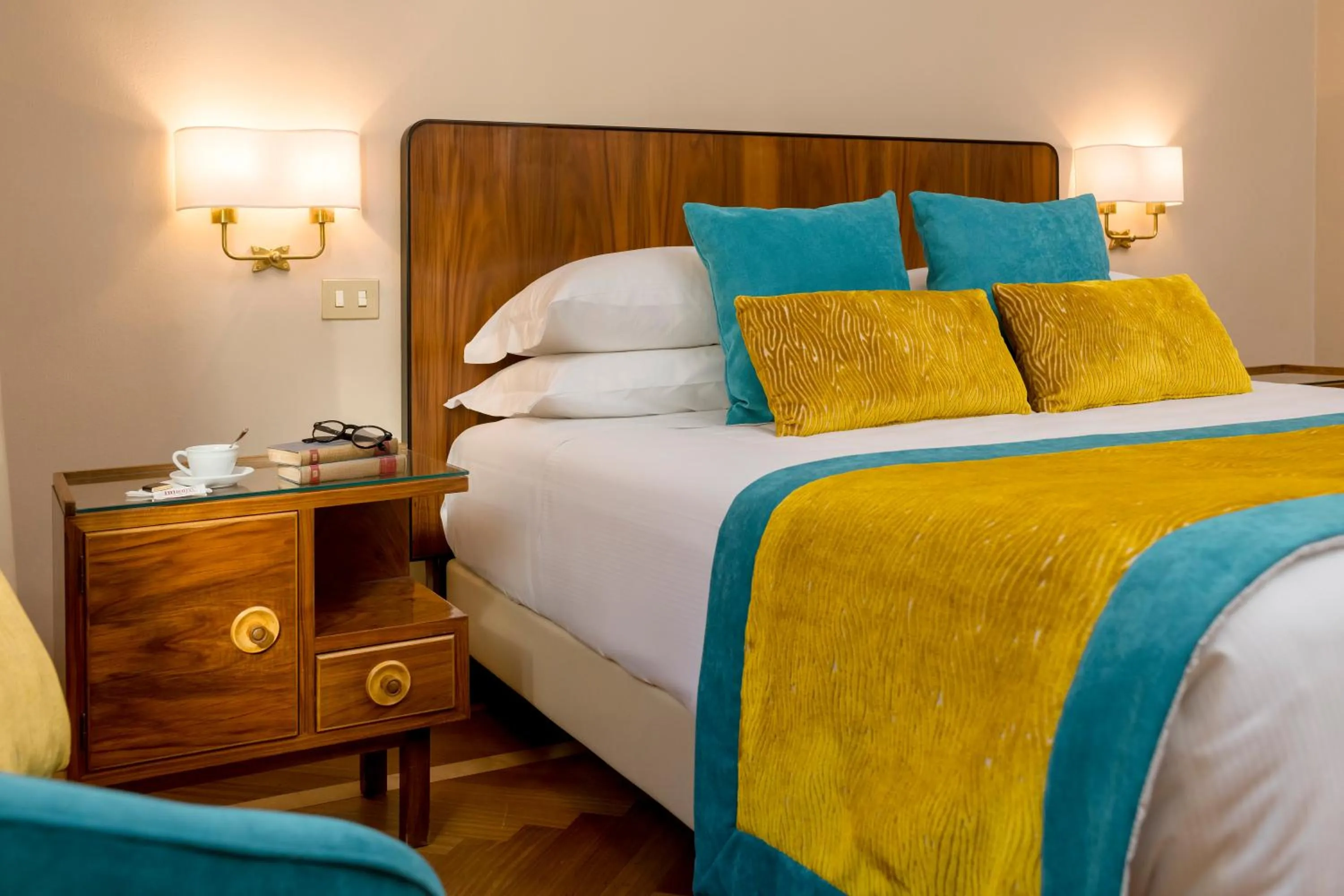 Bed in Bettoja Hotel Mediterraneo