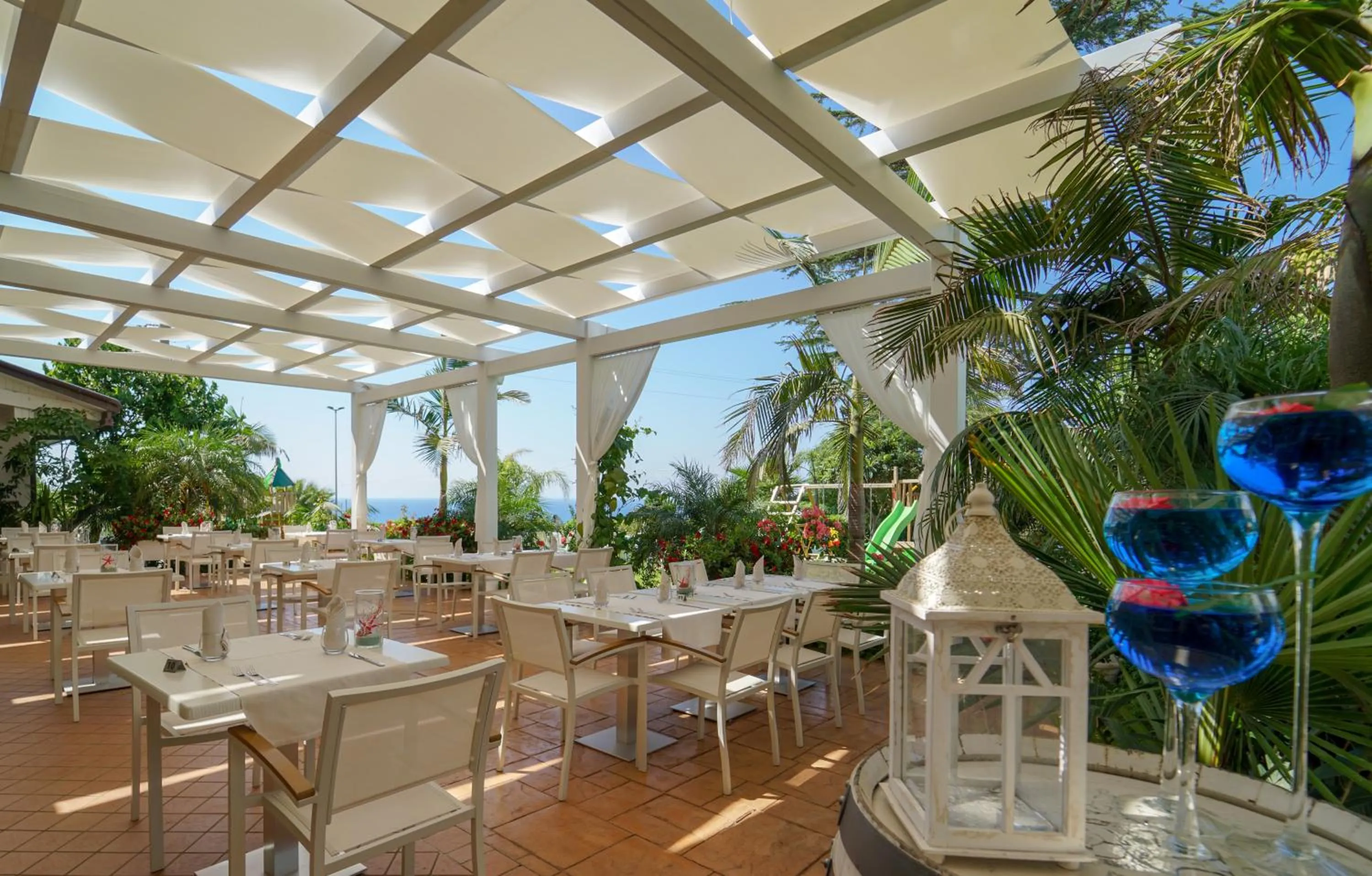 Restaurant/places to eat in La Bussola Hotel Calabria