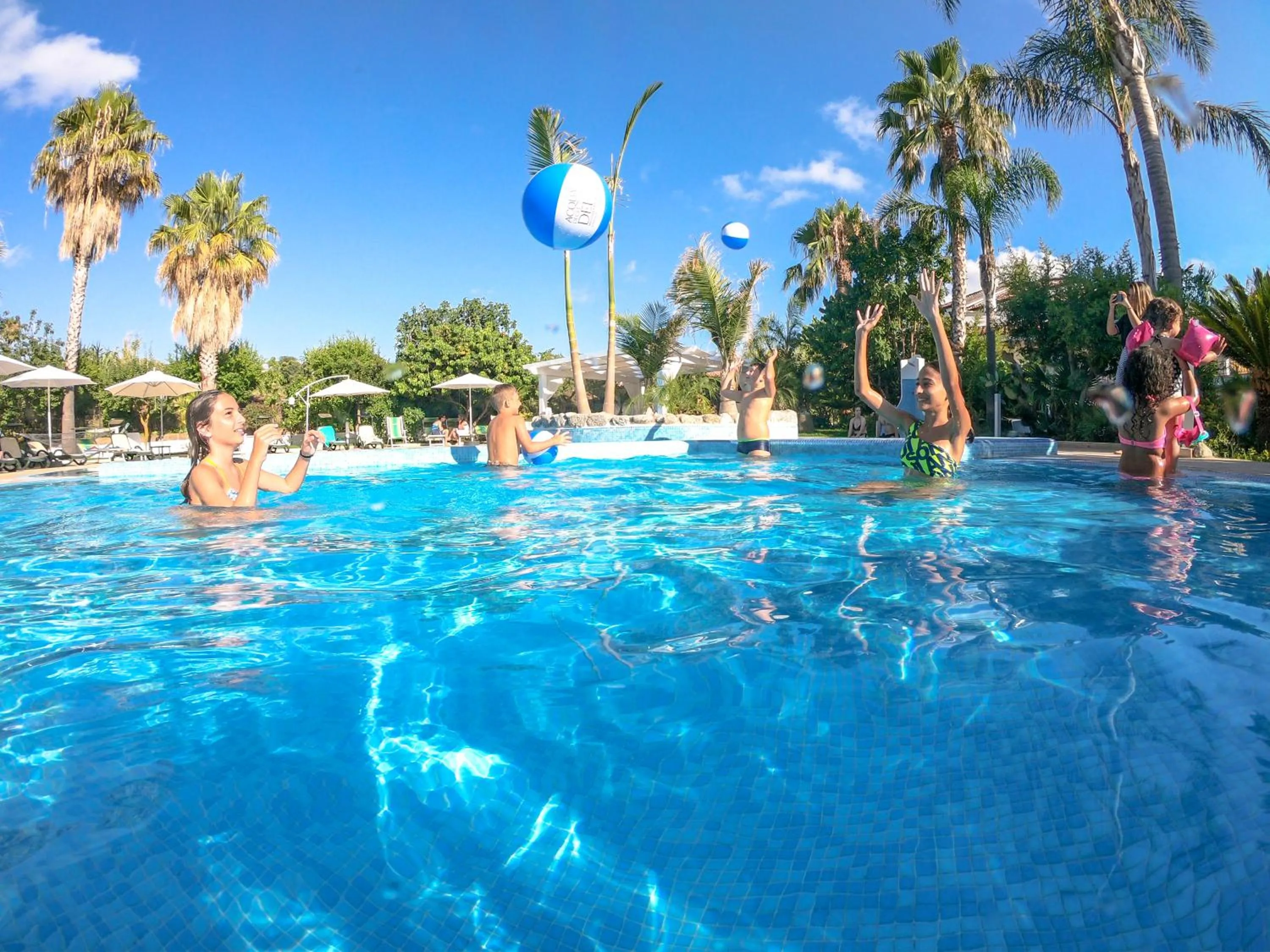 Swimming pool in La Bussola Hotel Calabria