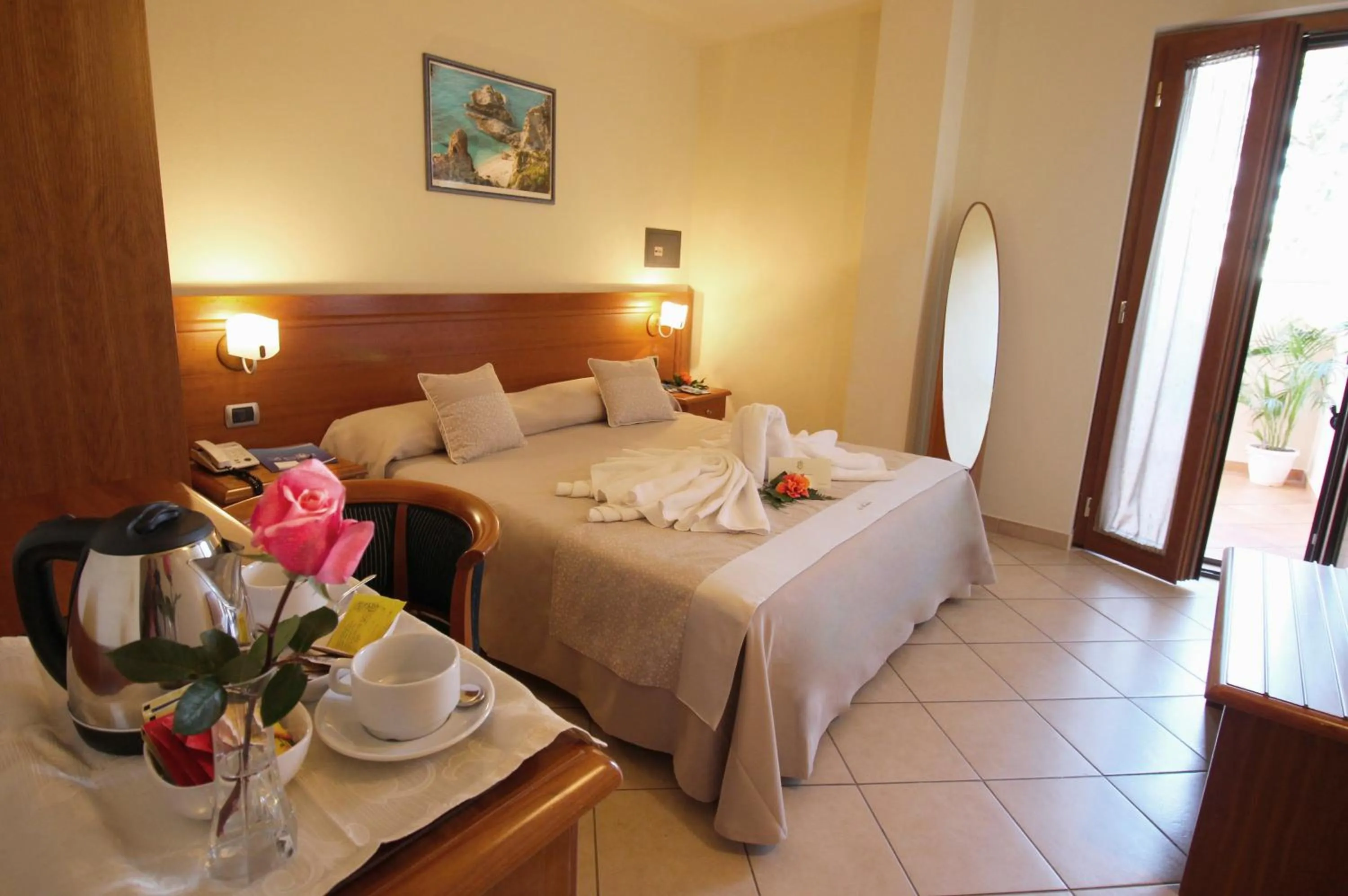 Bedroom, Bed in La Bussola Hotel Calabria