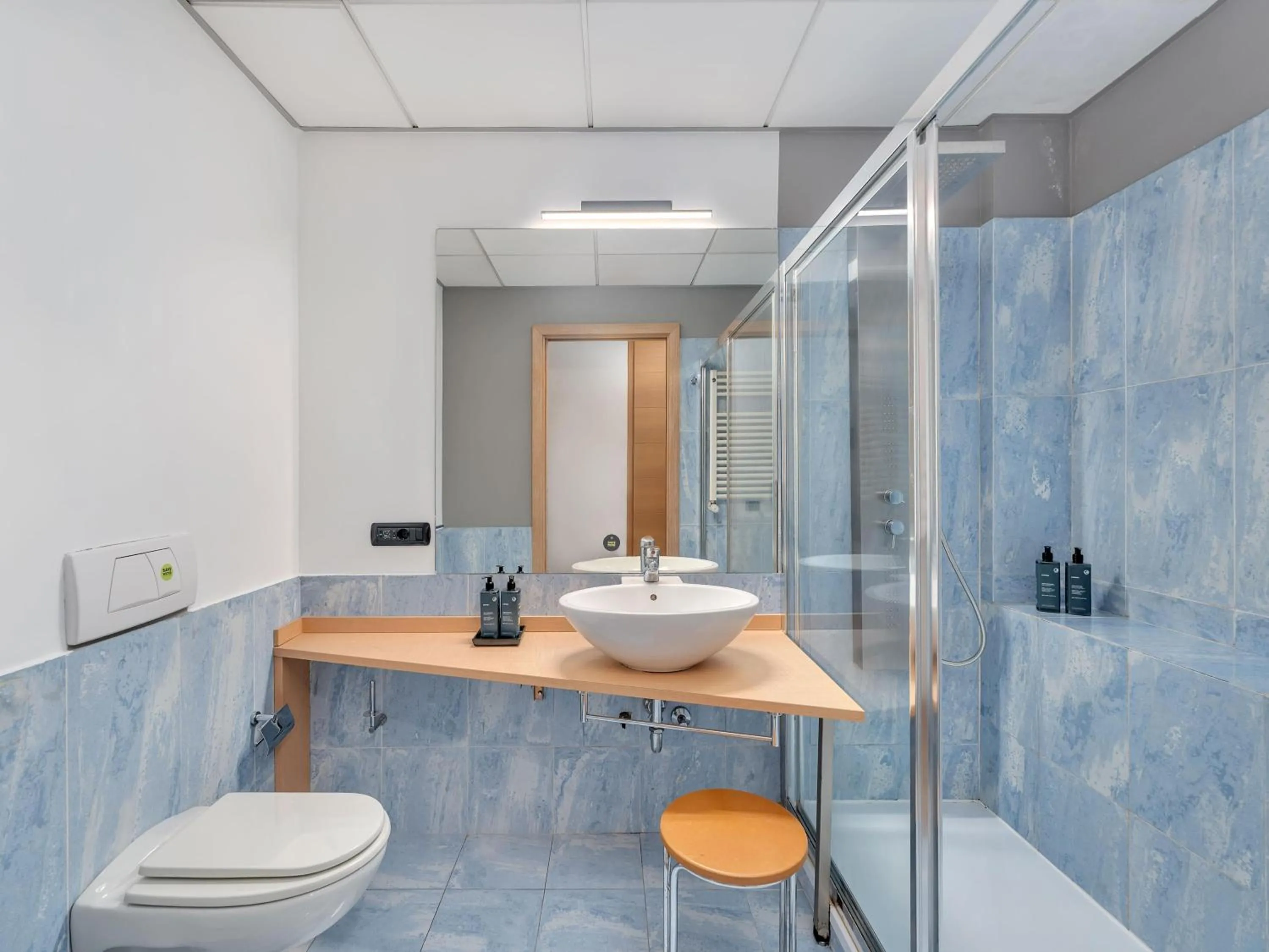 Photo of the whole room in B&B HOTEL Milano Cologno Studios