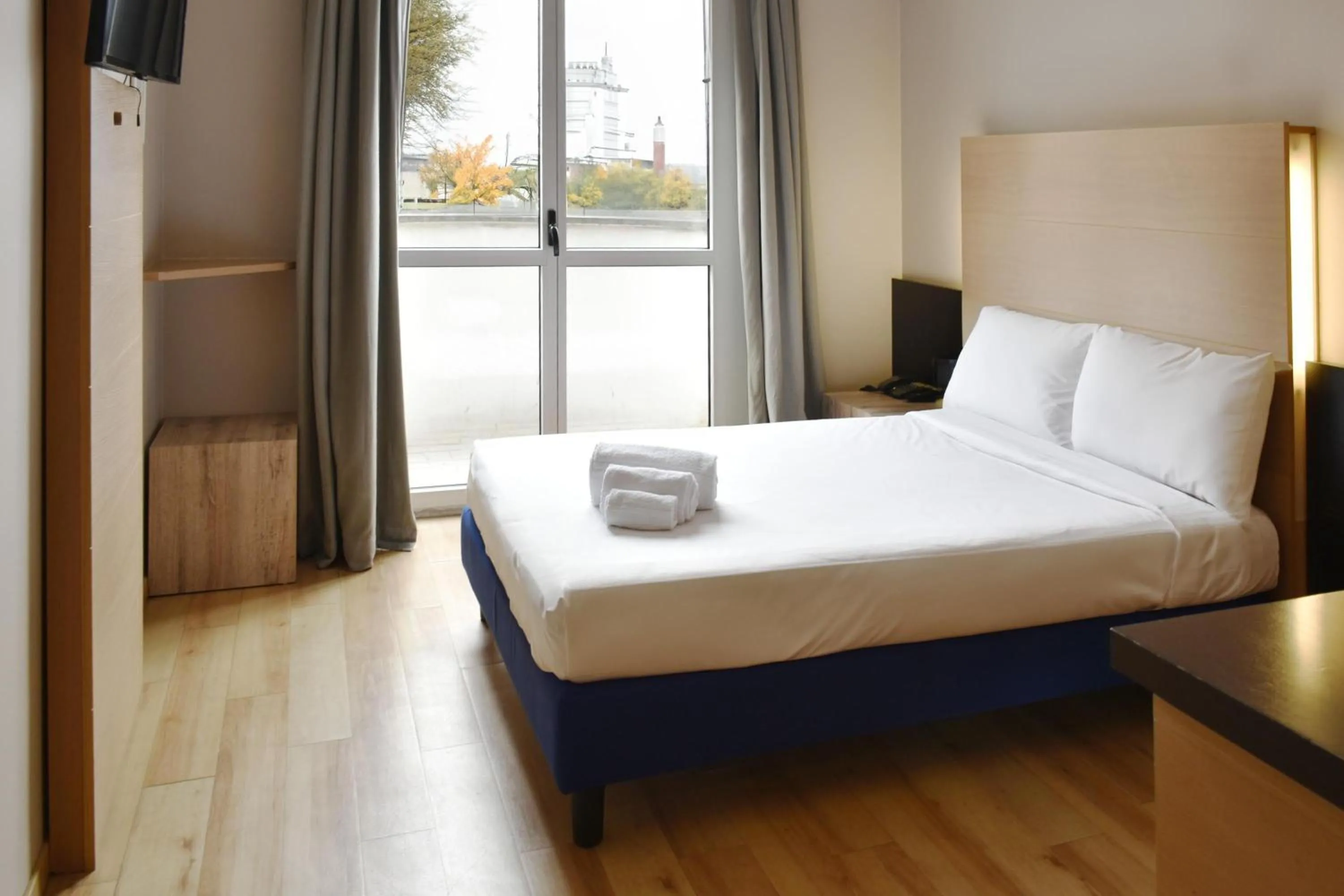 Photo of the whole room, Bed in B&B HOTEL Milano Cologno Studios