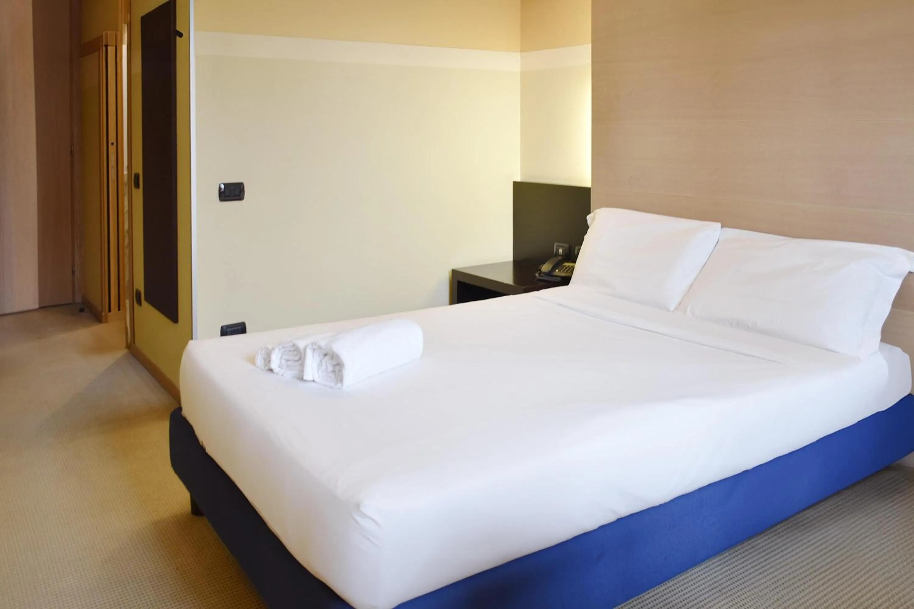 Photo of the whole room, Bed in B&B HOTEL Milano Cologno Studios