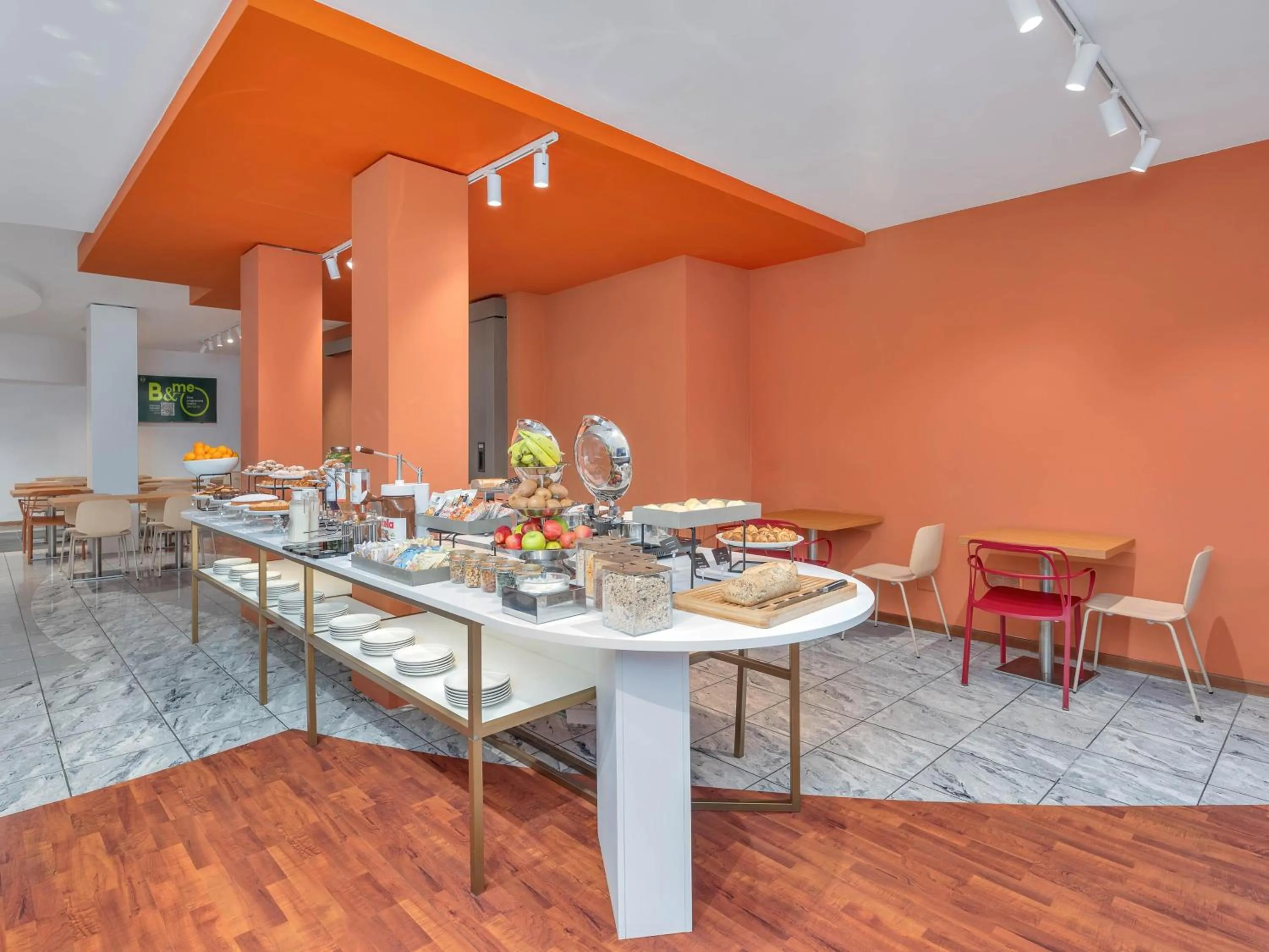 Restaurant/places to eat in B&B HOTEL Milano Cologno Studios