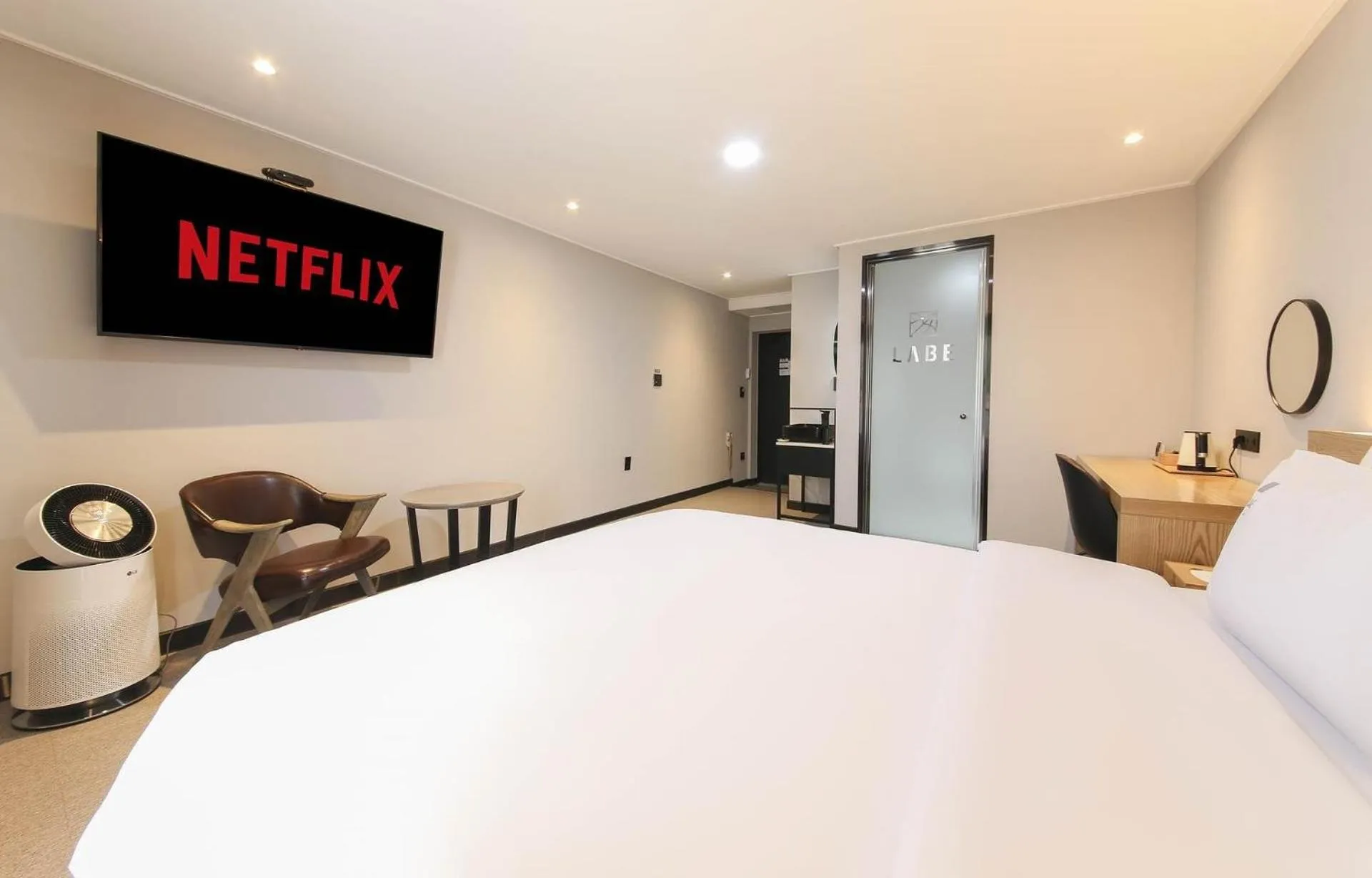 Photo of the whole room, Bed in LABE Hotel