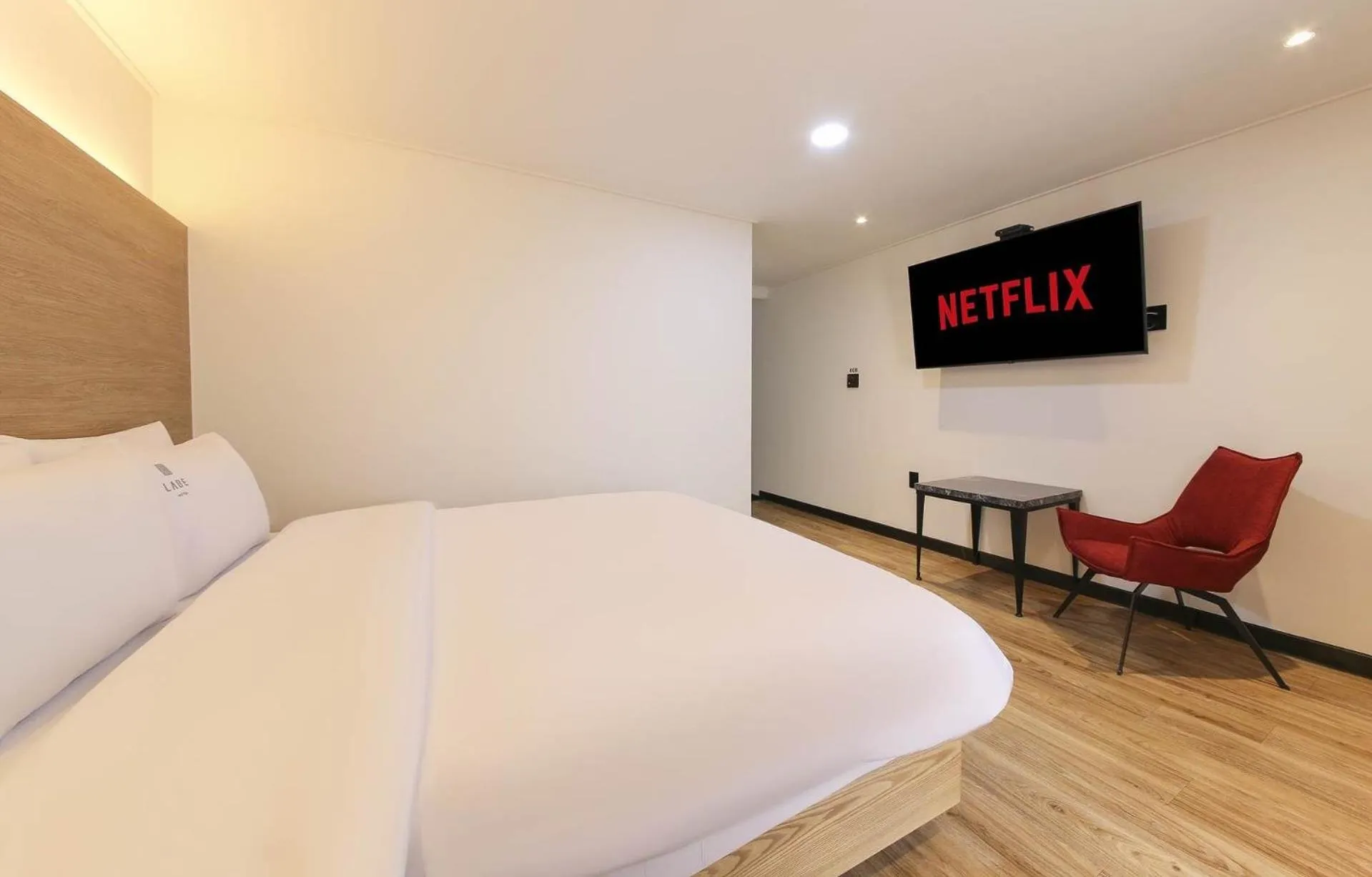 Bedroom, Bed in LABE Hotel