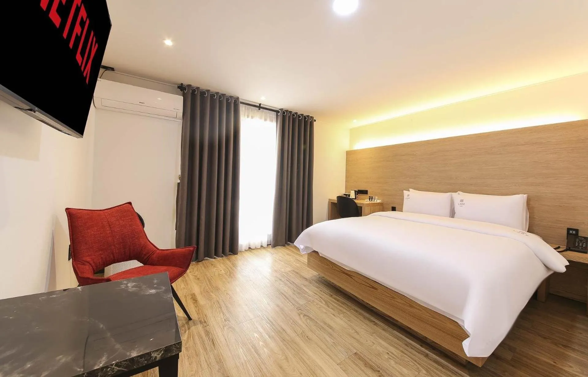 Bedroom, Bed in LABE Hotel