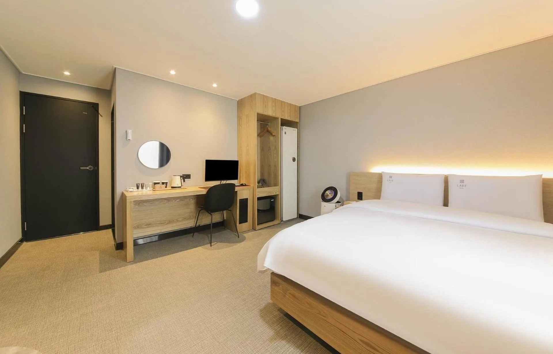 Bedroom, Bed in LABE Hotel