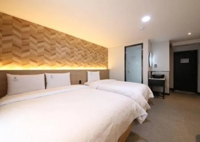 Bedroom, Bed in LABE Hotel