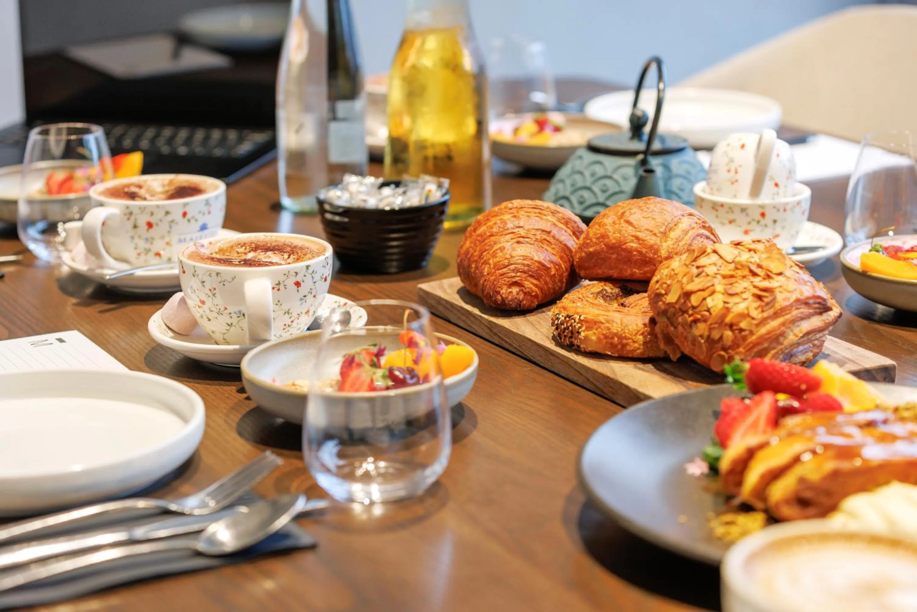 Restaurant/places to eat in The Mayfair