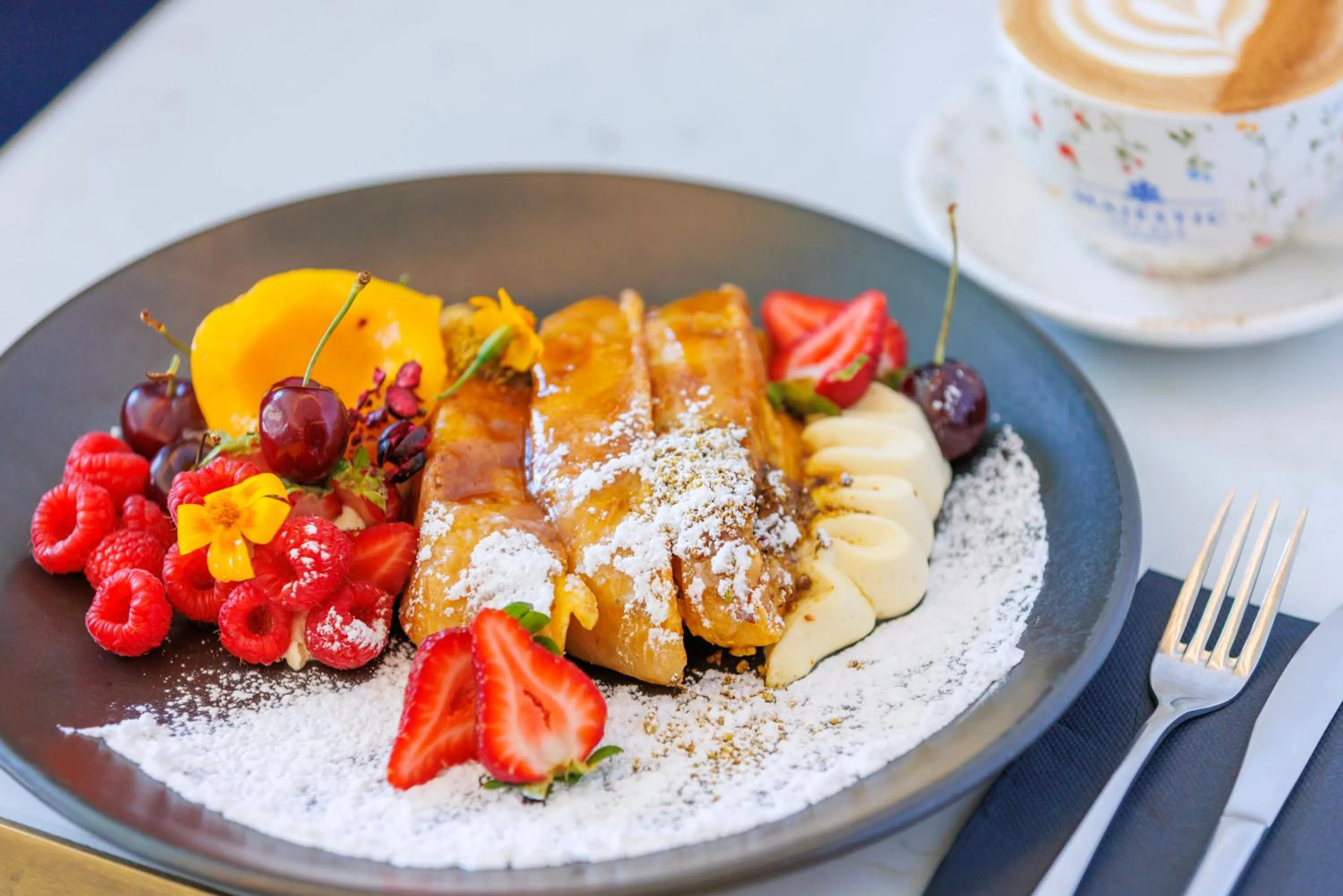 Restaurant/places to eat in The Mayfair