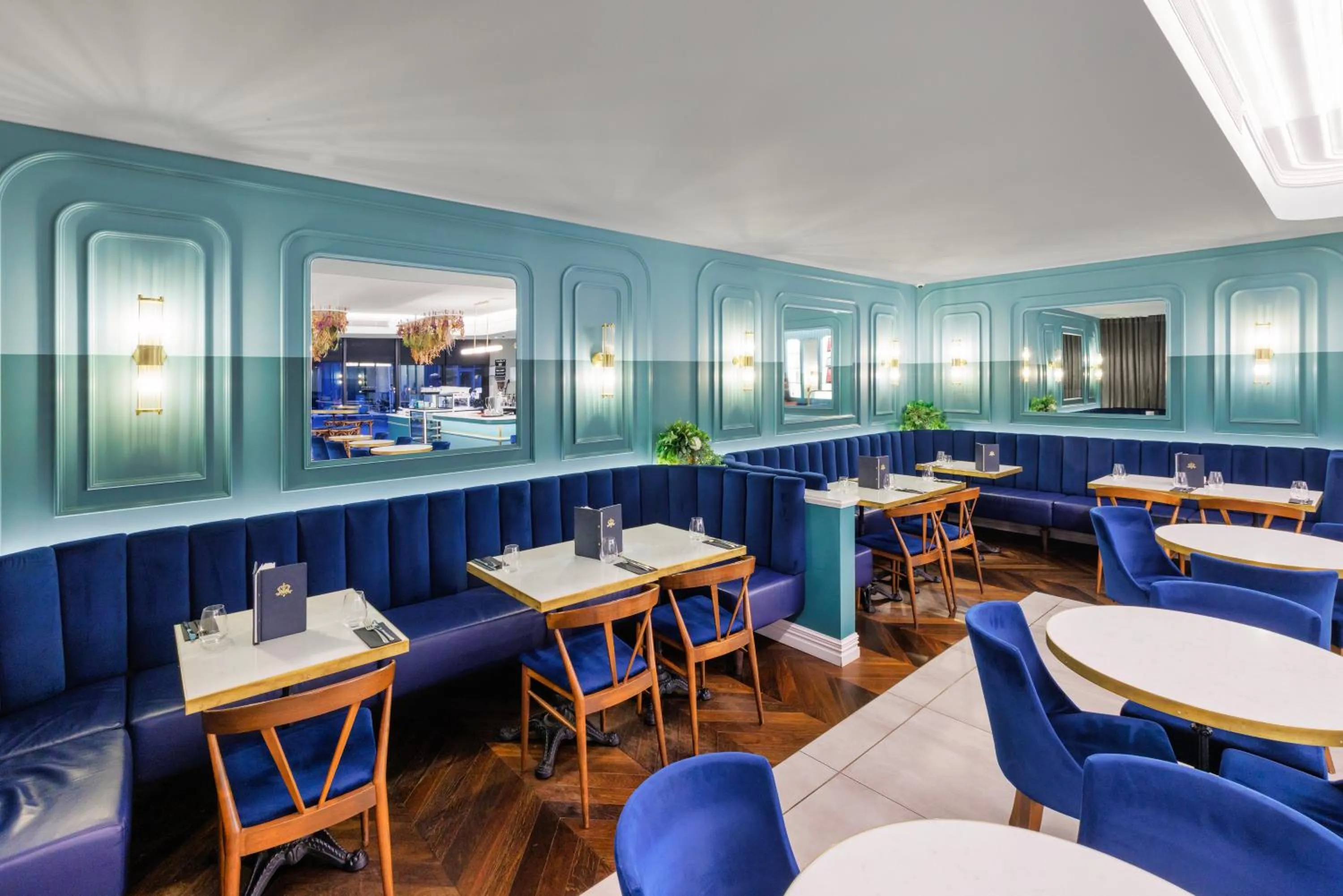 Restaurant/places to eat in The Mayfair