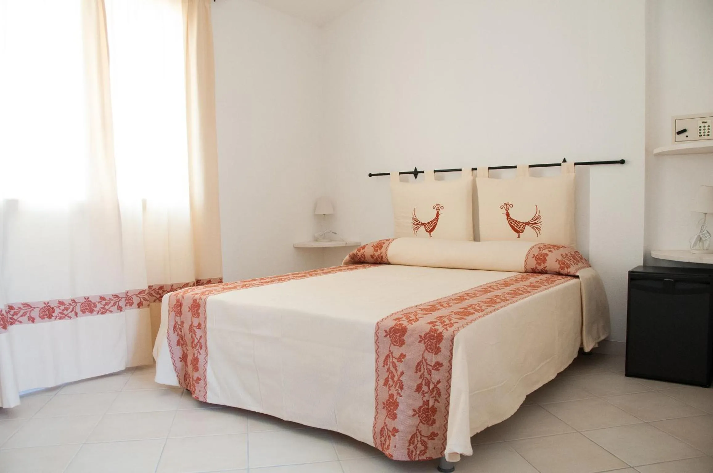 Photo of the whole room in Meta Hotel