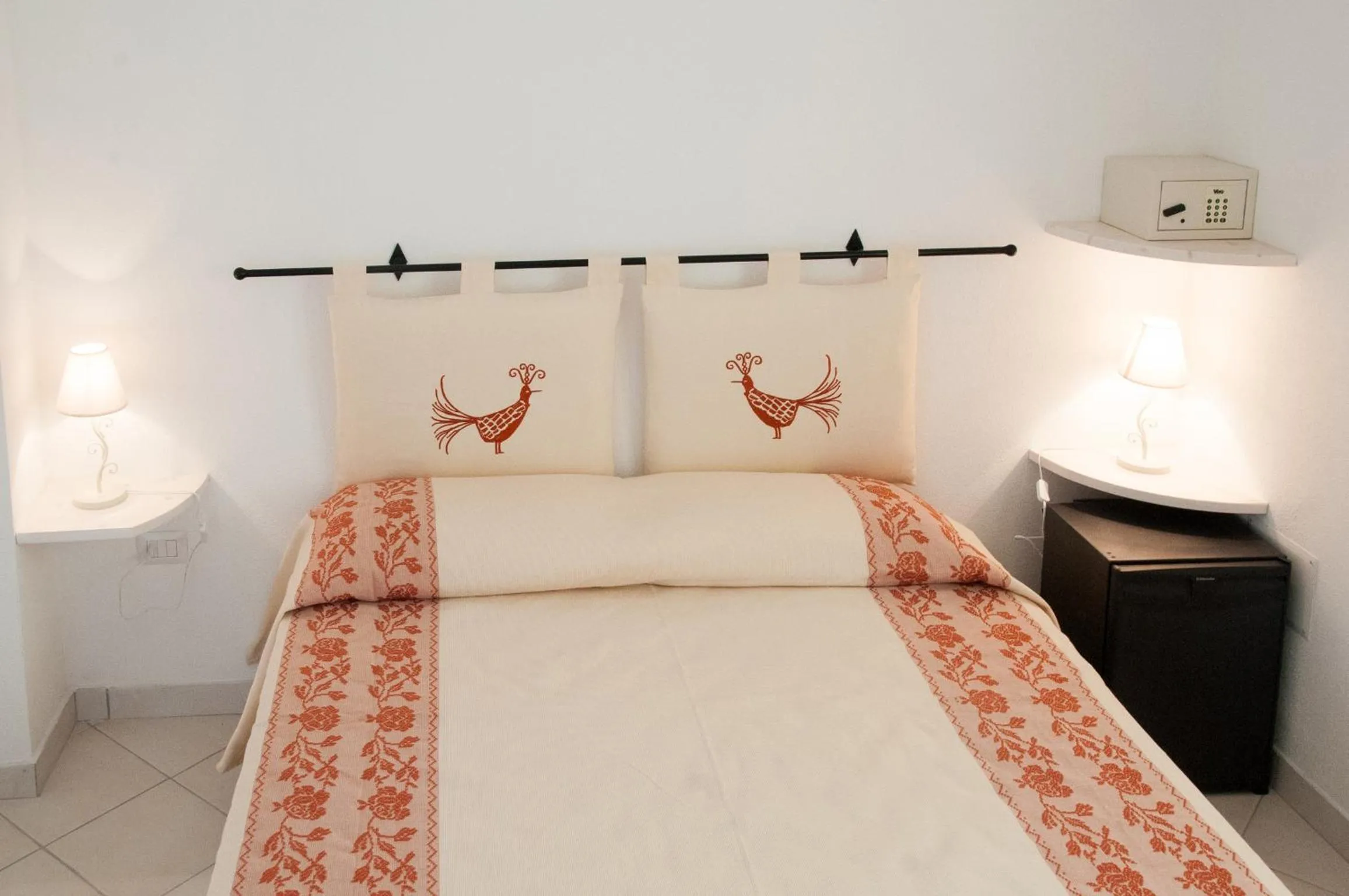 Photo of the whole room in Meta Hotel