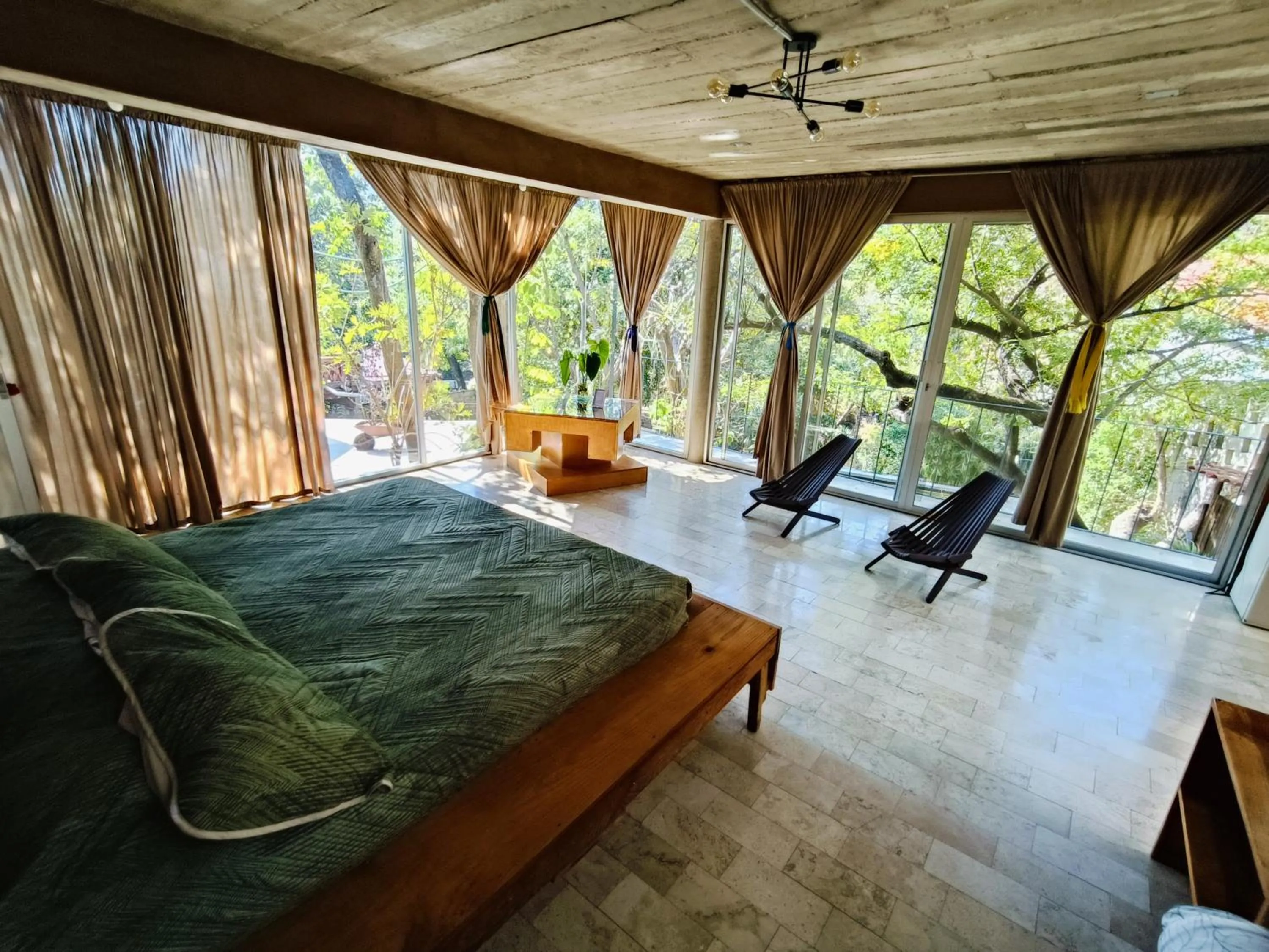 Photo of the whole room in Casa Santi H