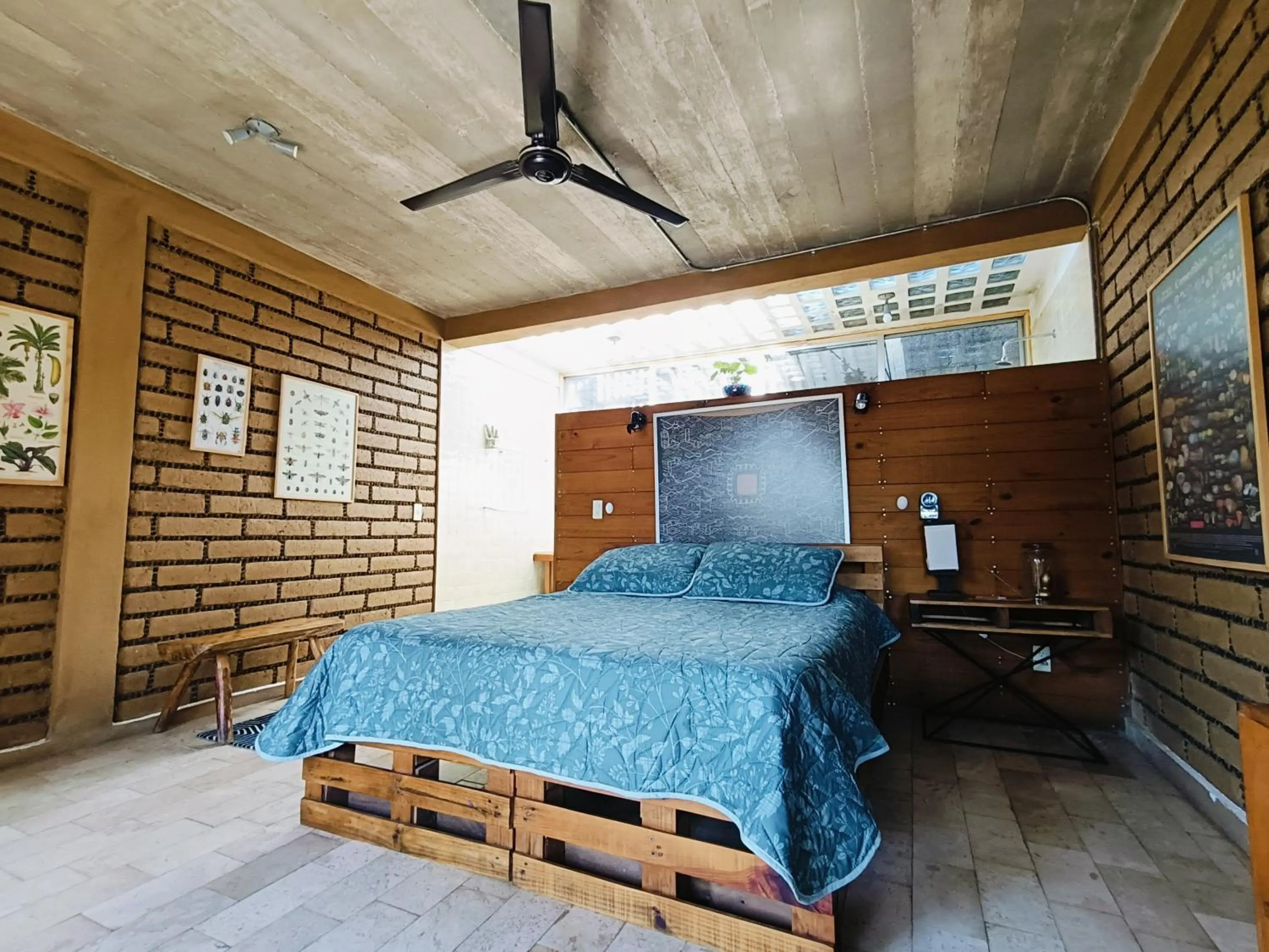 Photo of the whole room, Bed in Casa Santi H