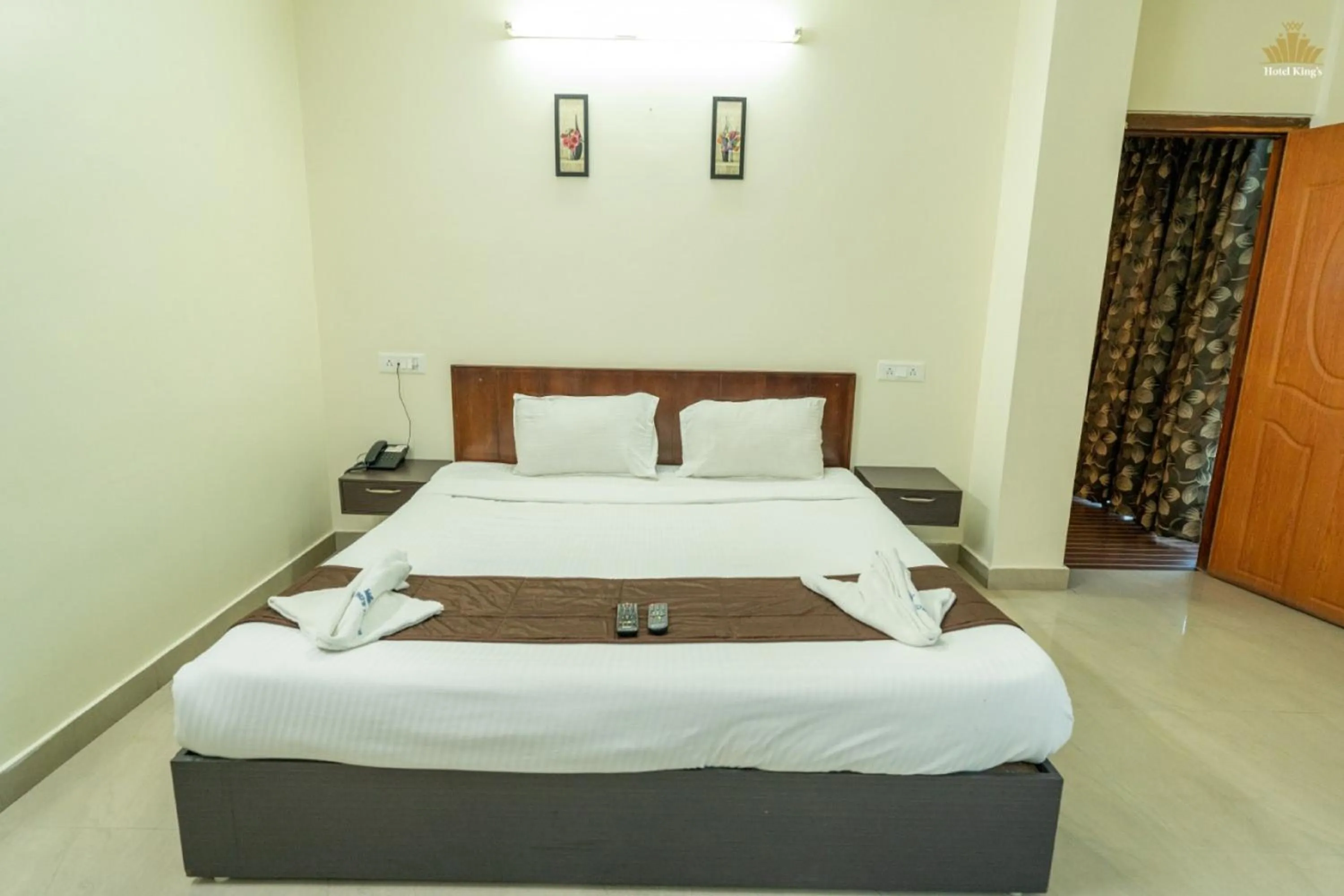 Bedroom, Bed in Hotel The King's