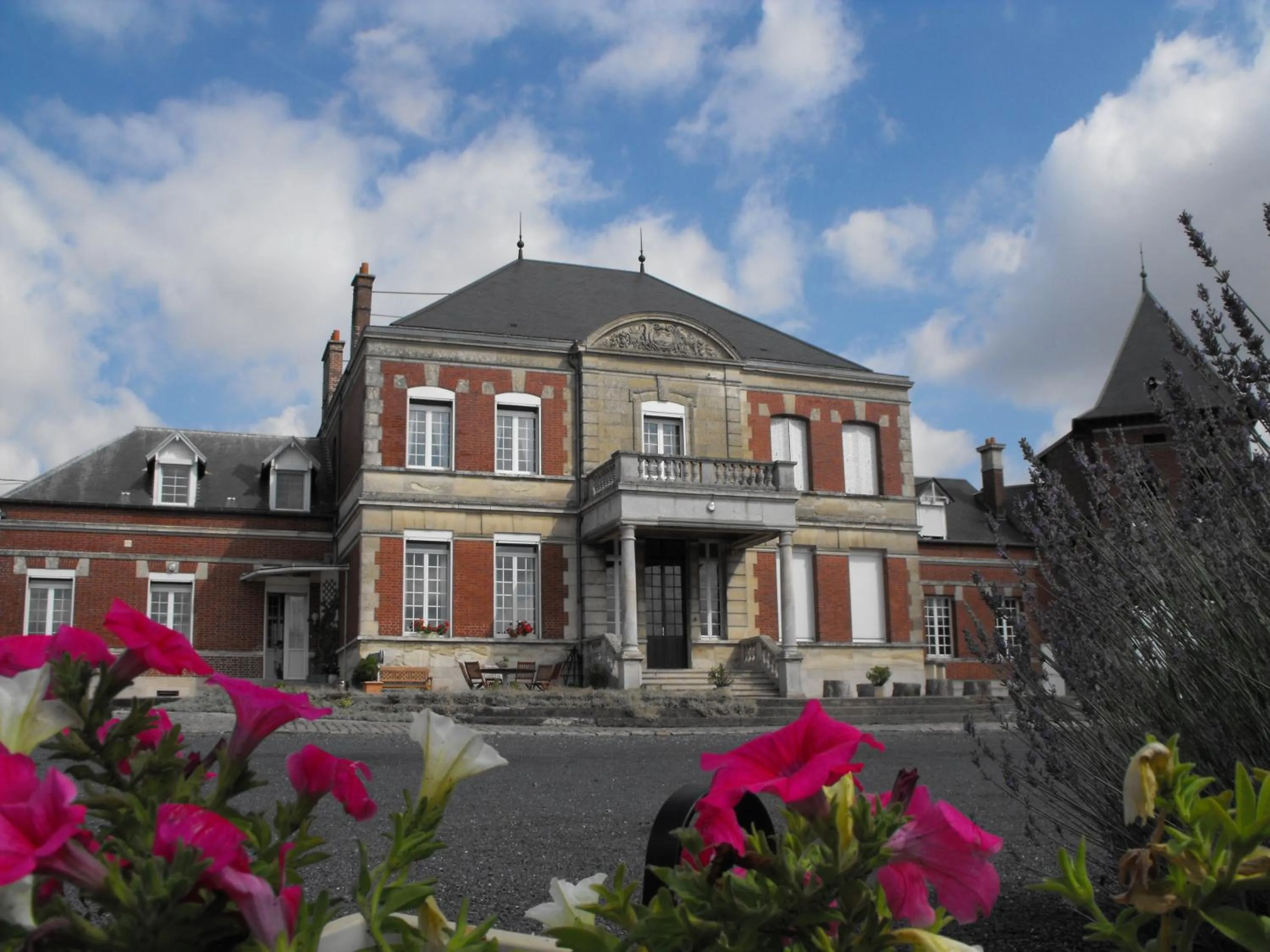 Facade/entrance in Ferme De Bonavis