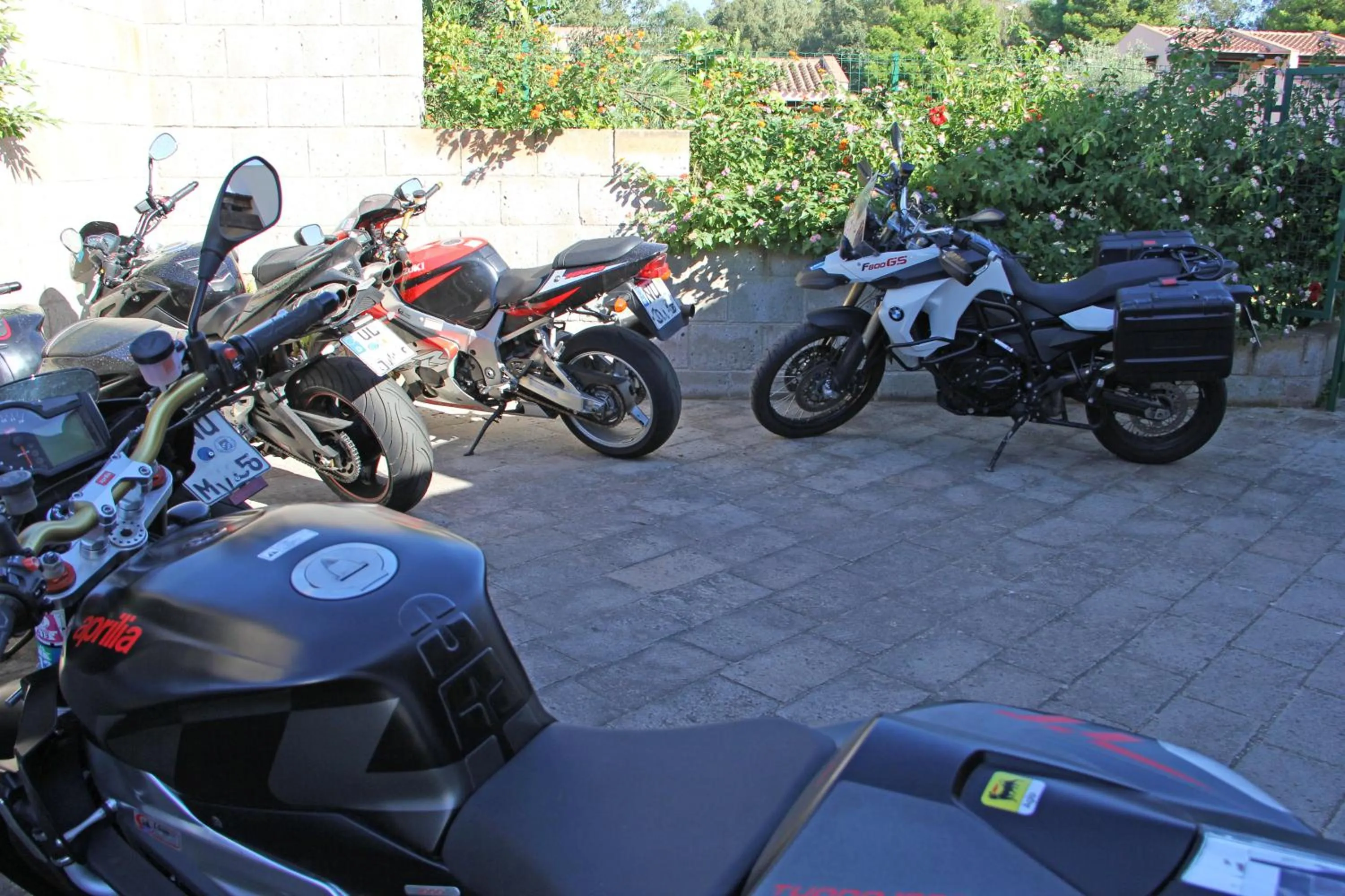 Area and facilities in Albaruja Hotel