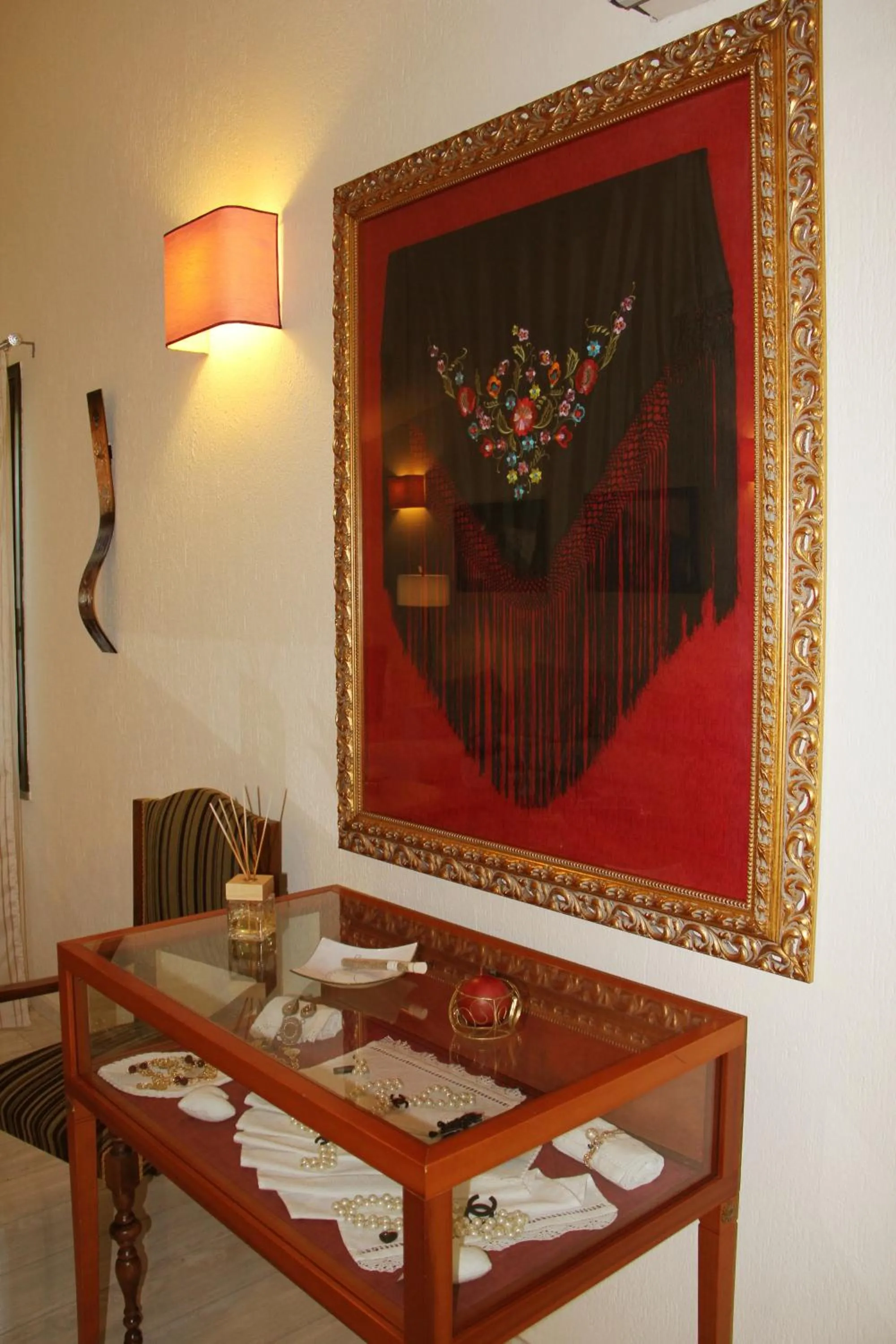 Decorative detail in Albaruja Hotel