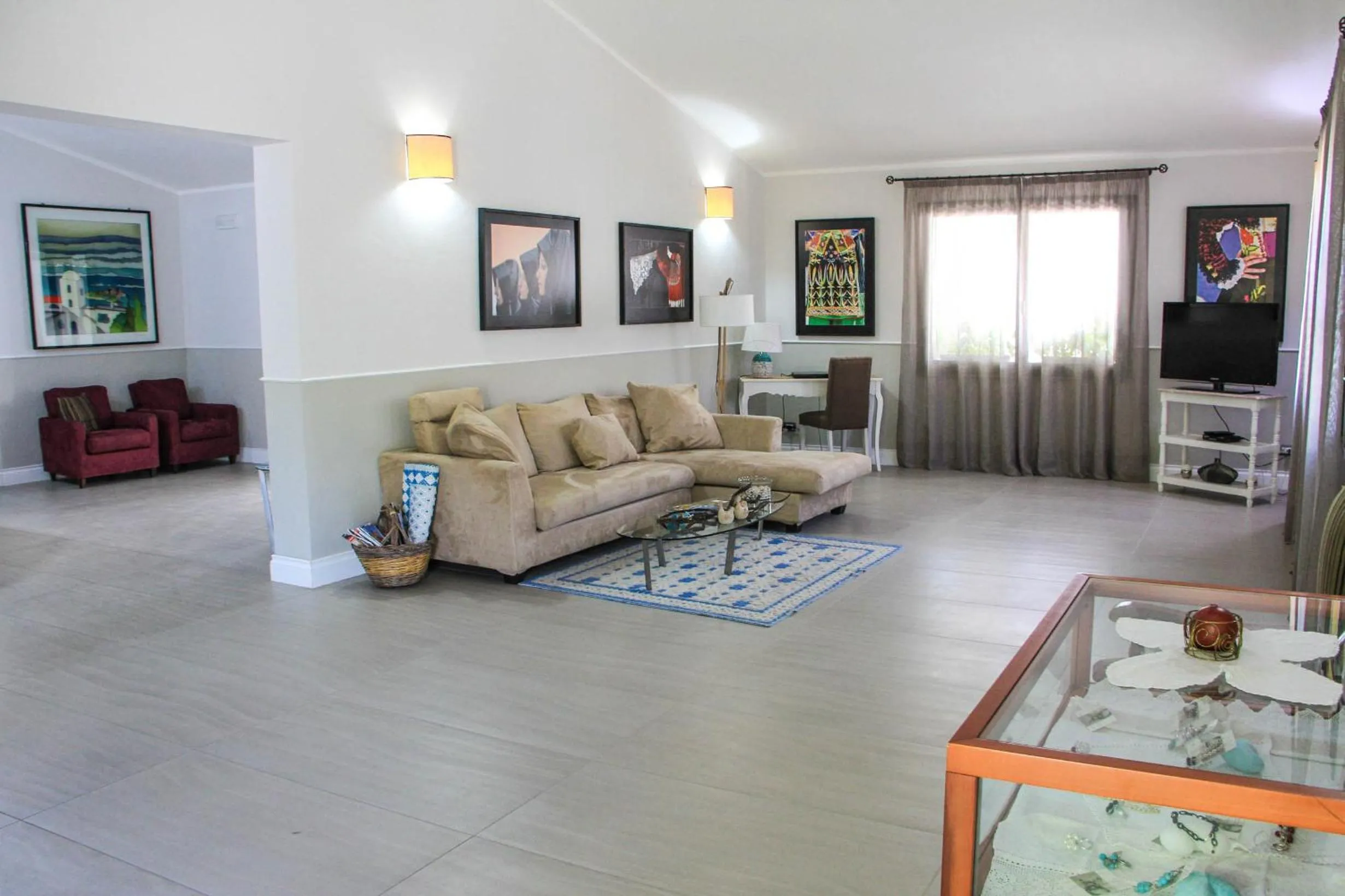 Living room in Albaruja Hotel