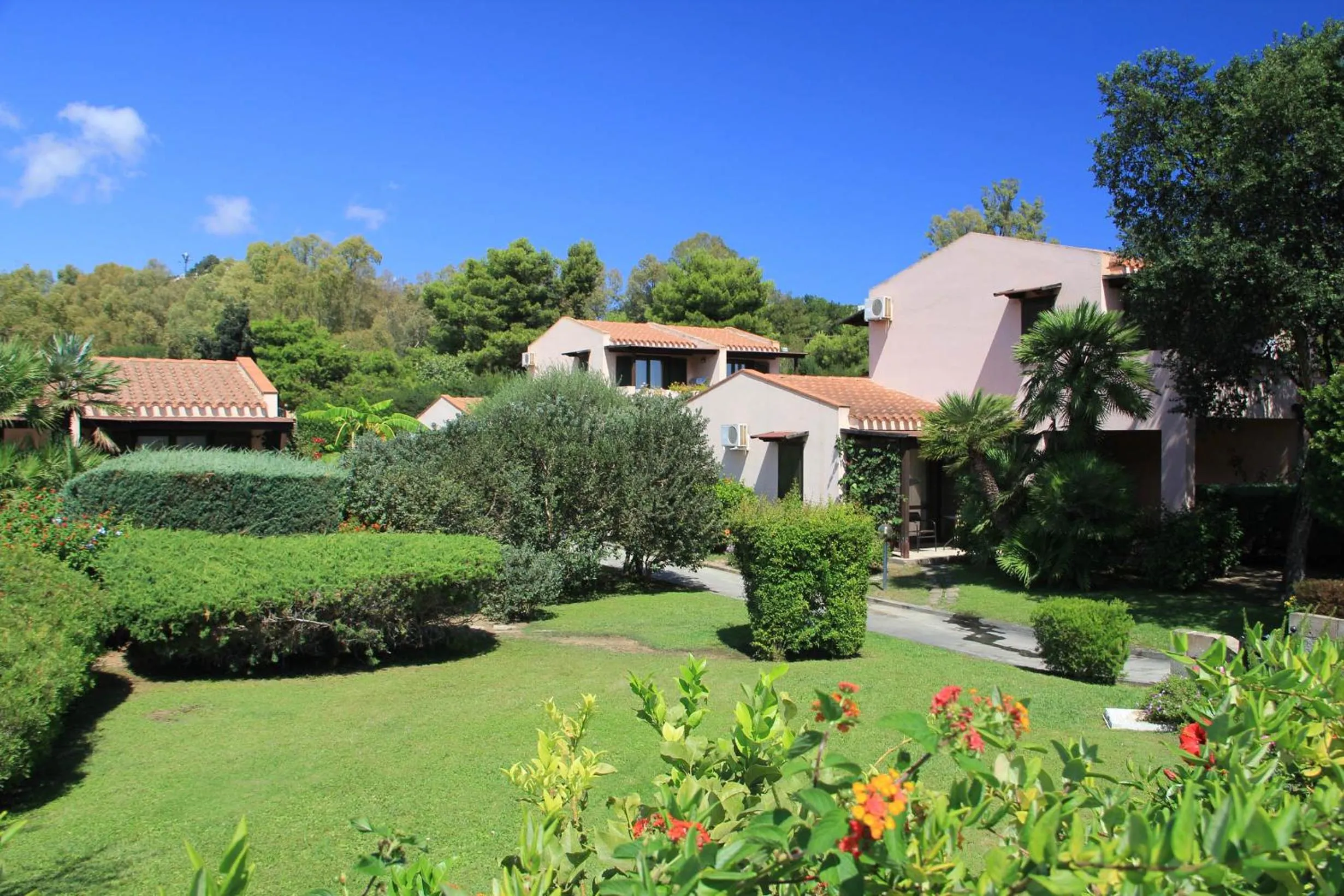 Garden in Albaruja Hotel