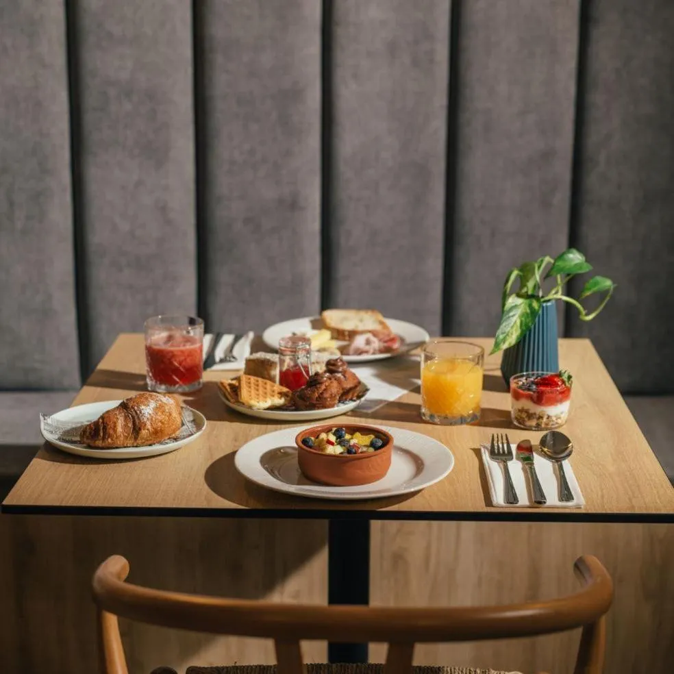 Breakfast in Amery House