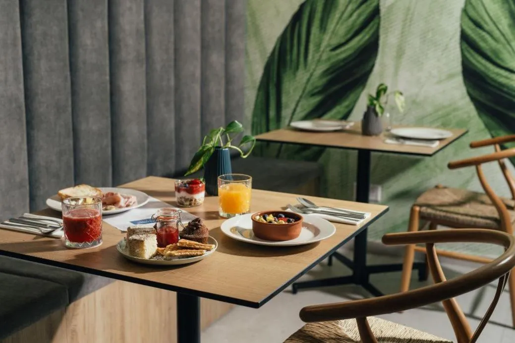 Breakfast in Amery House