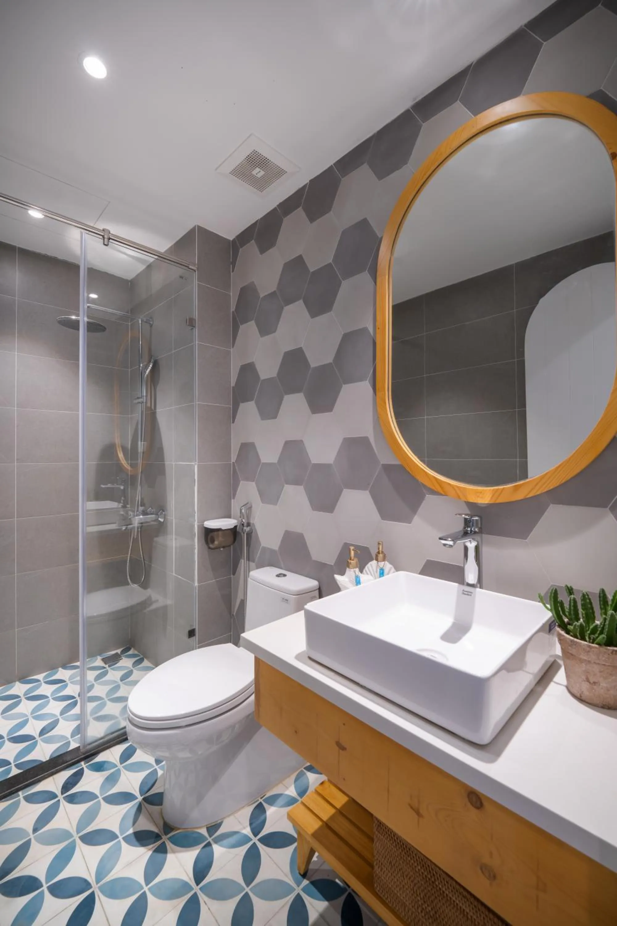 Shower in Santori Hotel And Spa