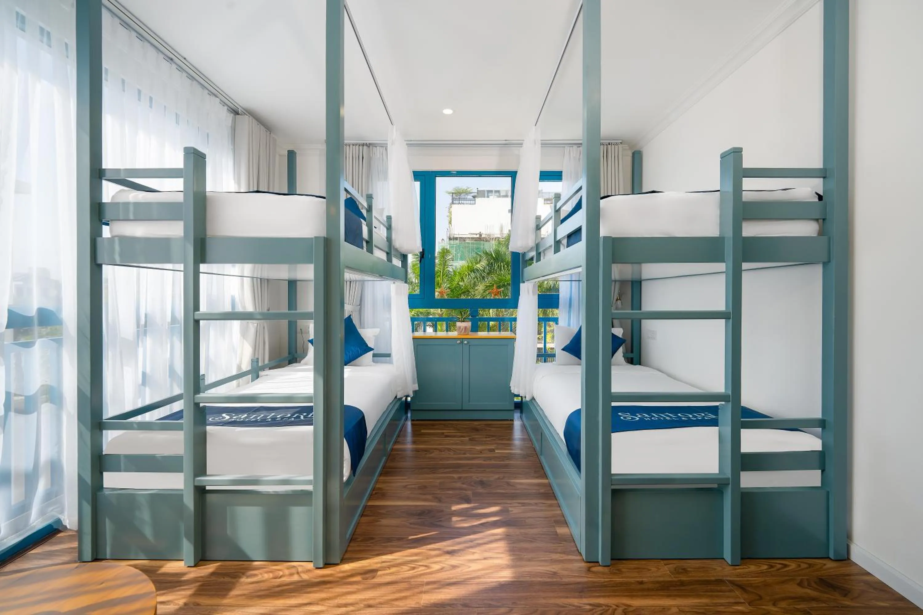 bunk bed in Santori Hotel And Spa