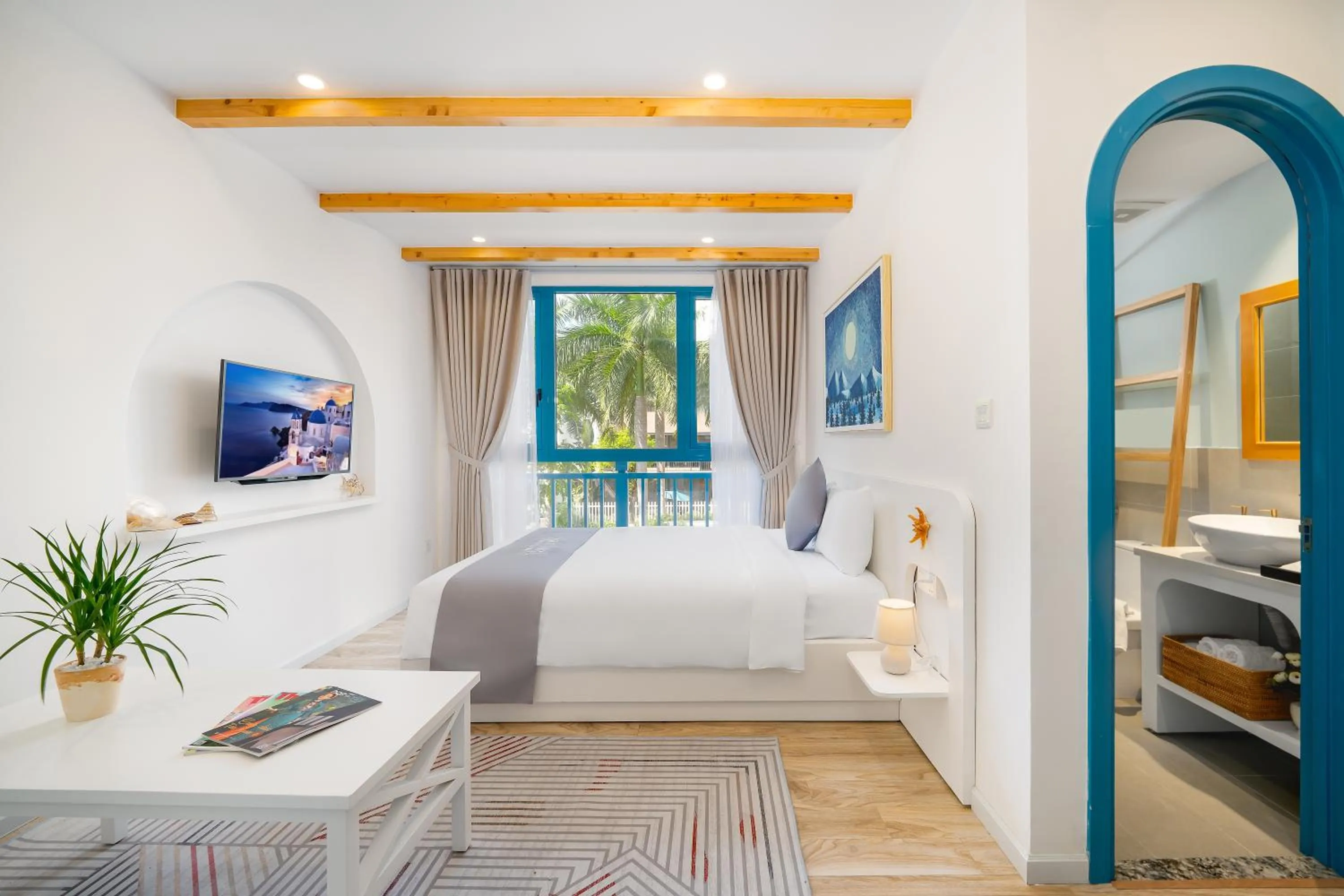 Bed in Santori Hotel And Spa