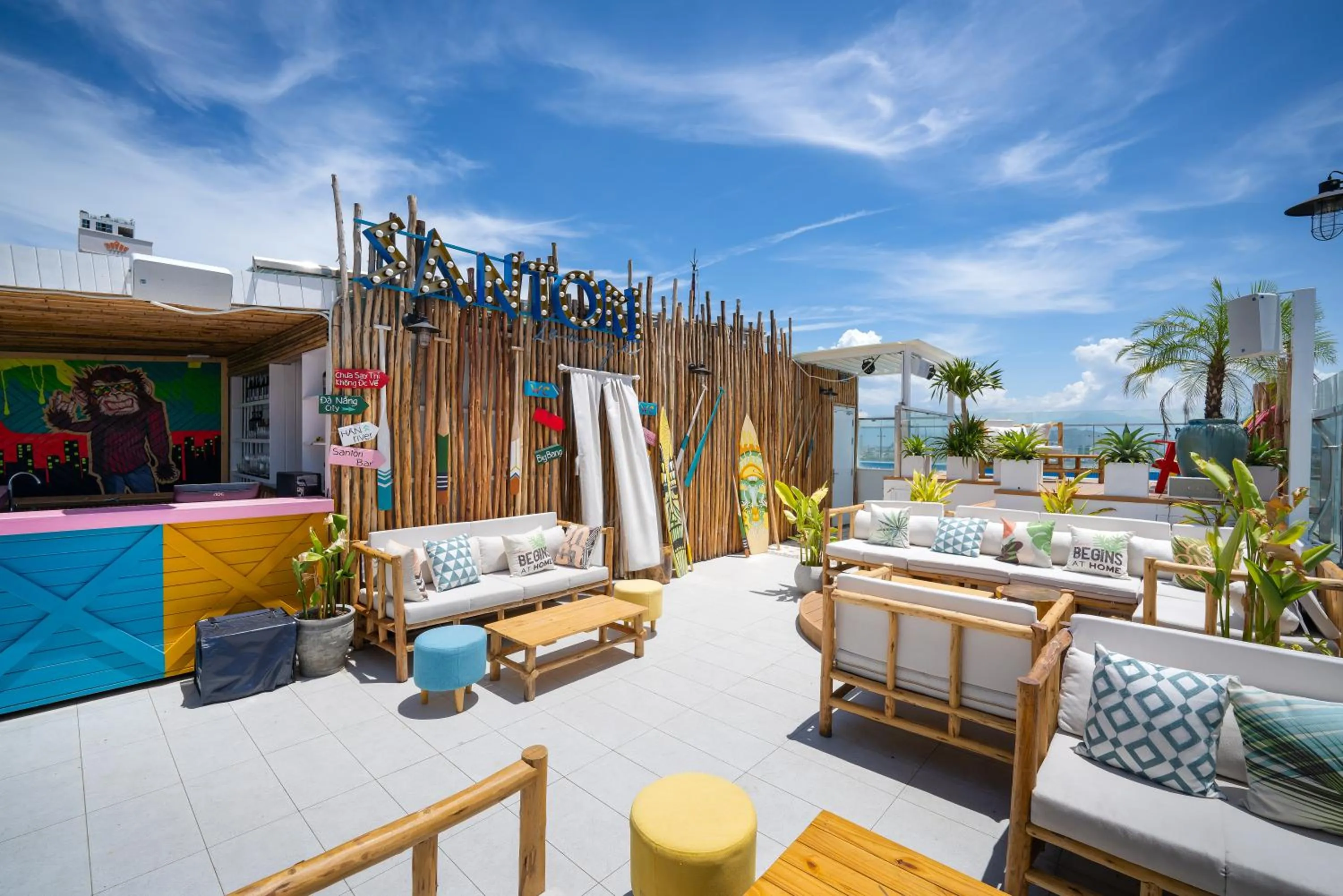 Entertainment in Santori Hotel And Spa