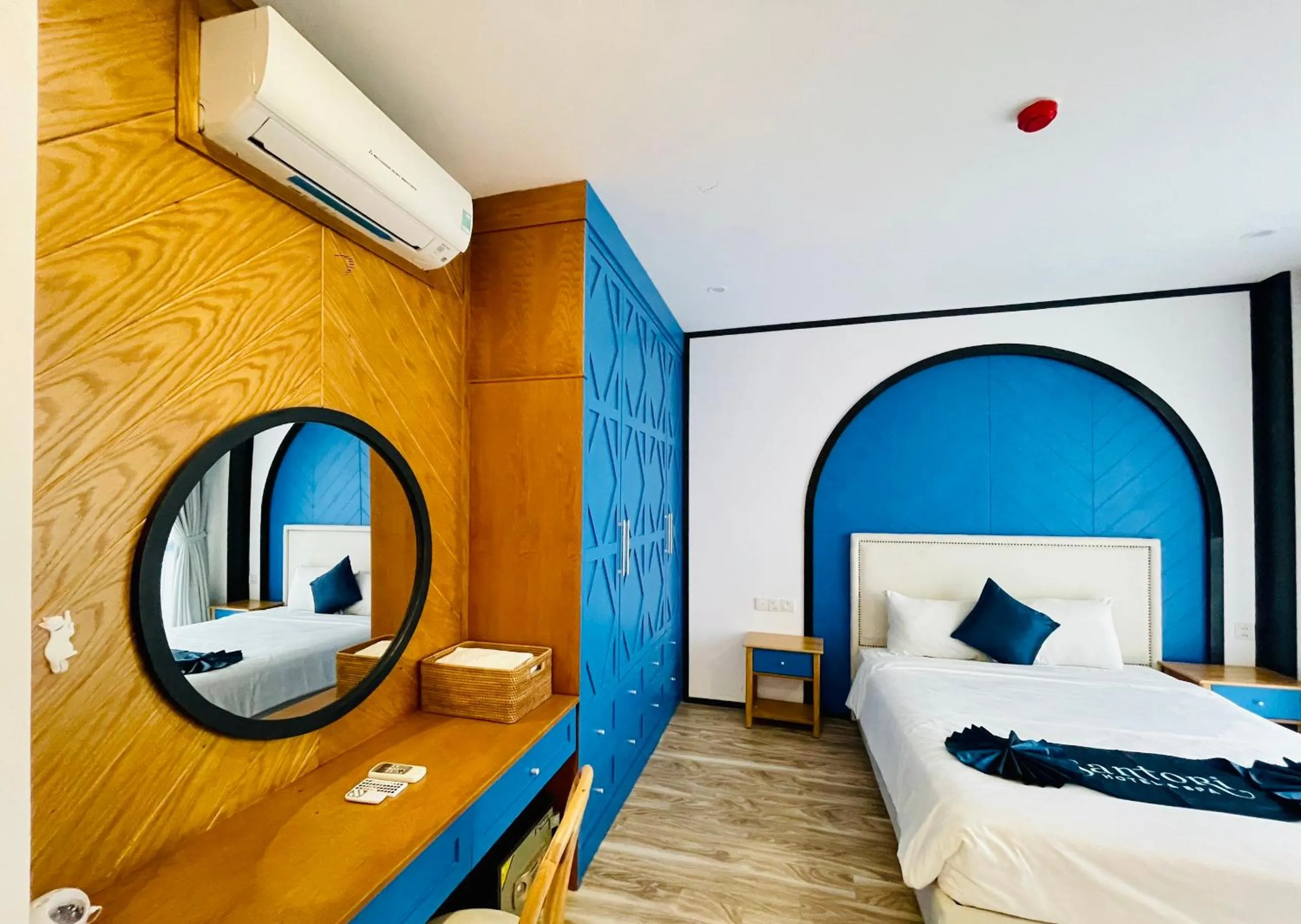 Bed in Santori Hotel And Spa