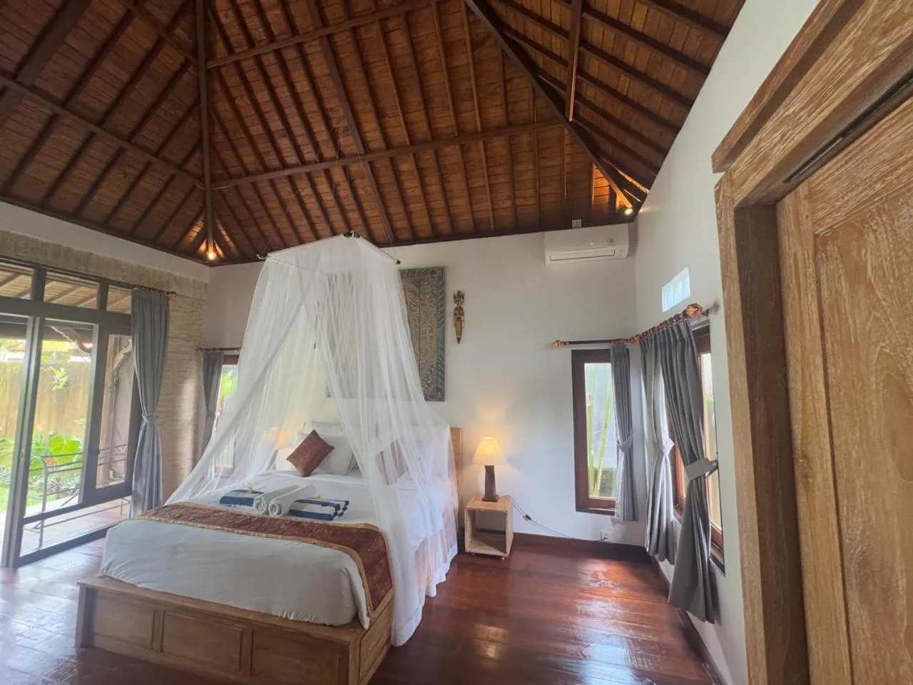 Property building, Bed in Sridewi Villas Ubud