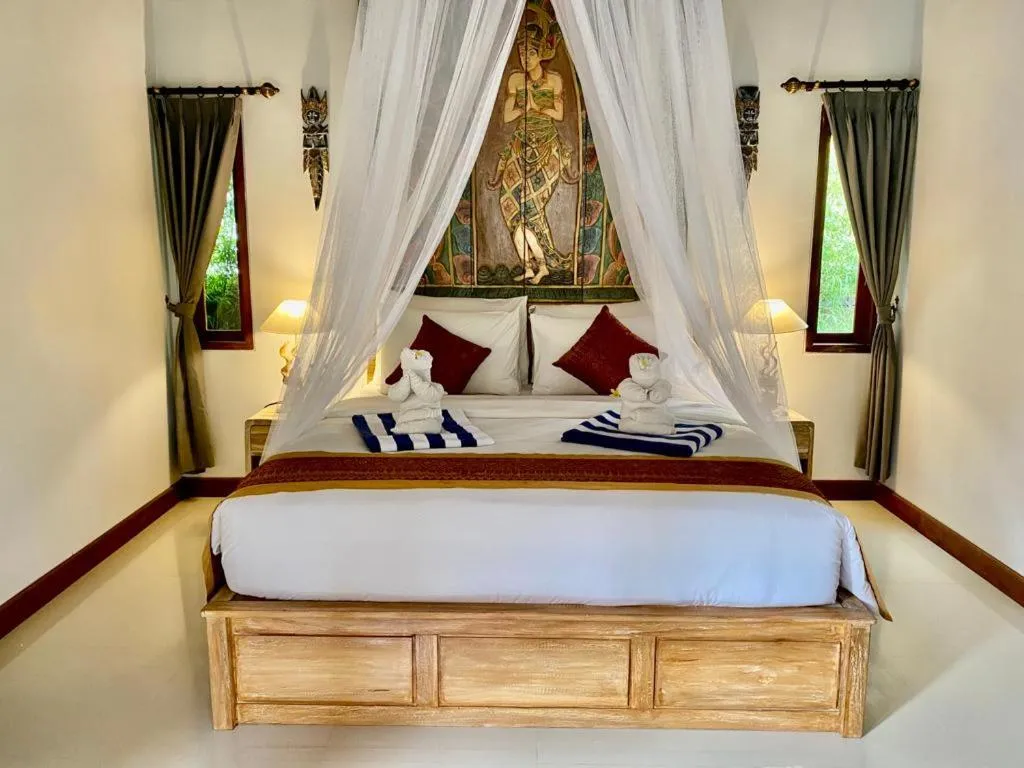 Property building, Bed in Sridewi Villas Ubud