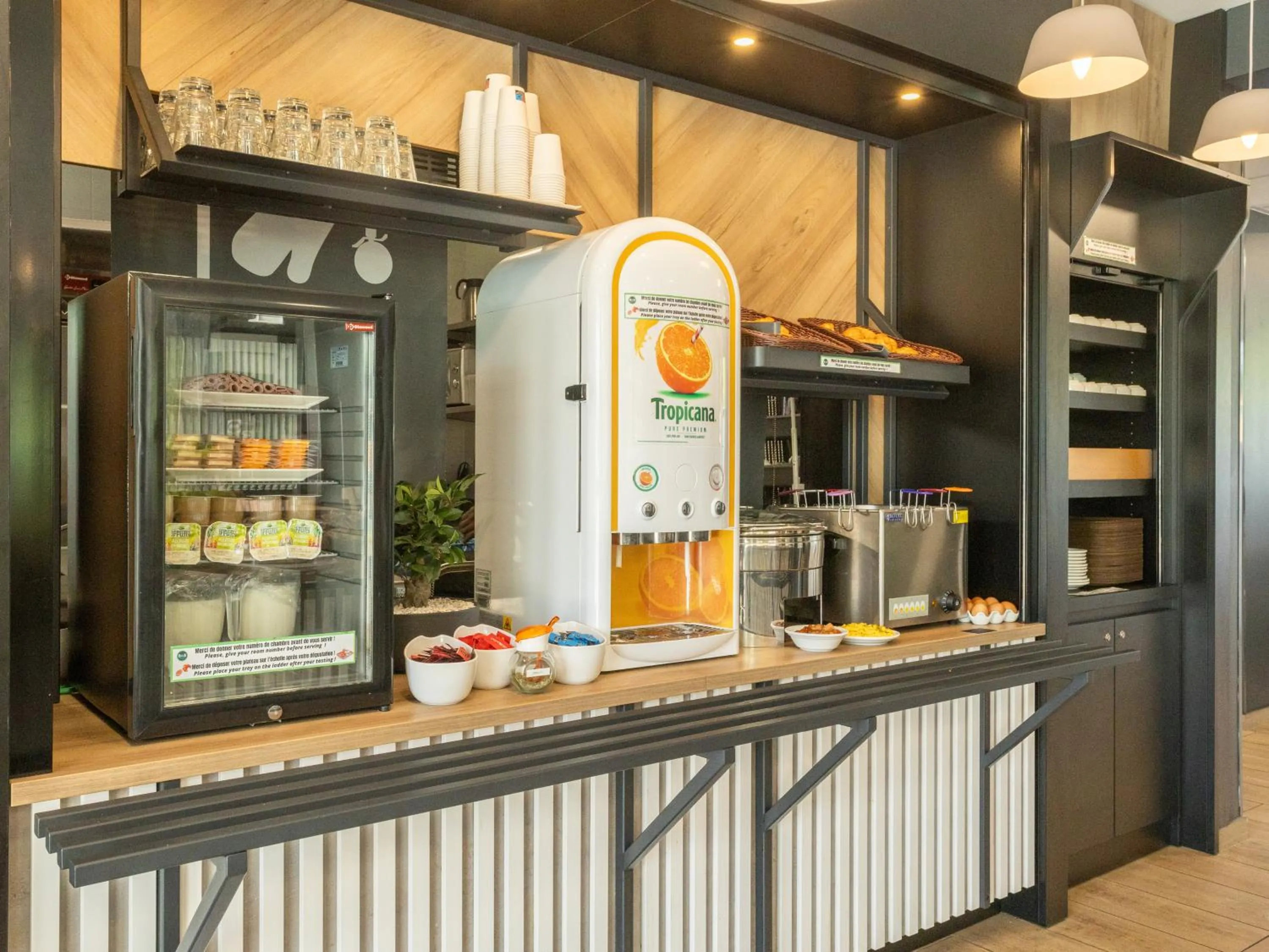 Breakfast in B&B HOTEL Fort-de-France