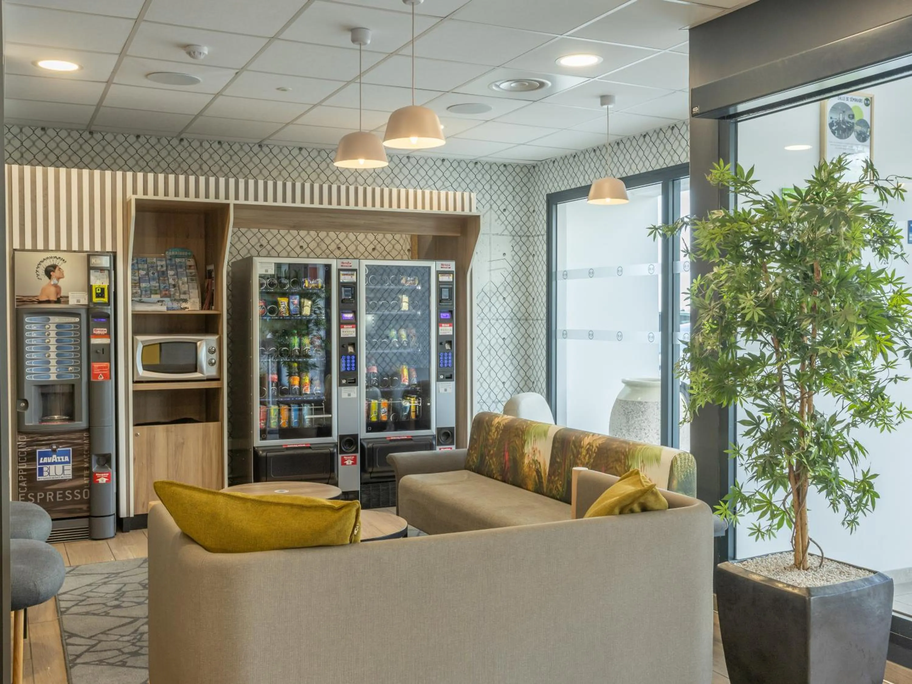 Lobby or reception in B&B HOTEL Fort-de-France