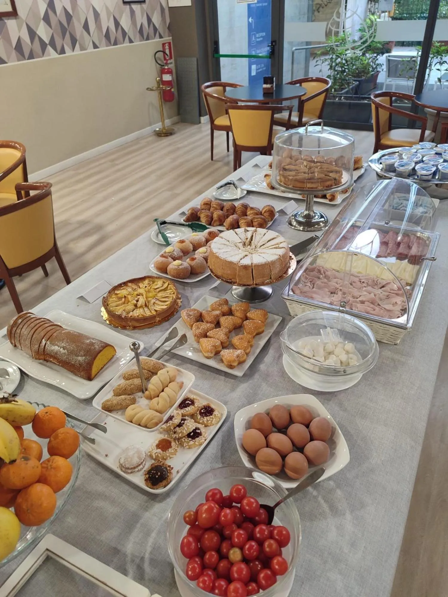 Restaurant/places to eat in Hotel Elite Palermo Centro