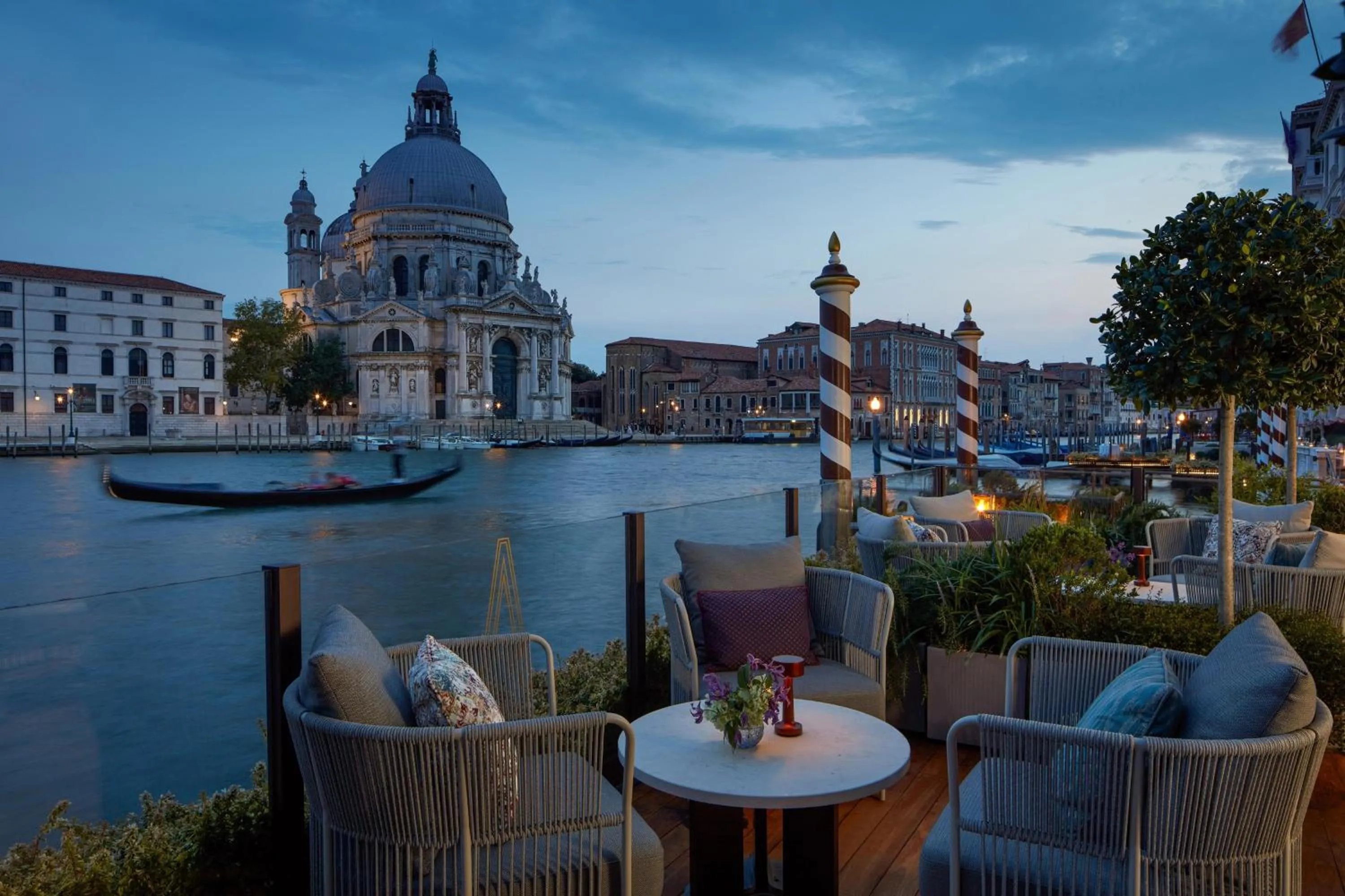 Lounge or bar in The St. Regis Venice