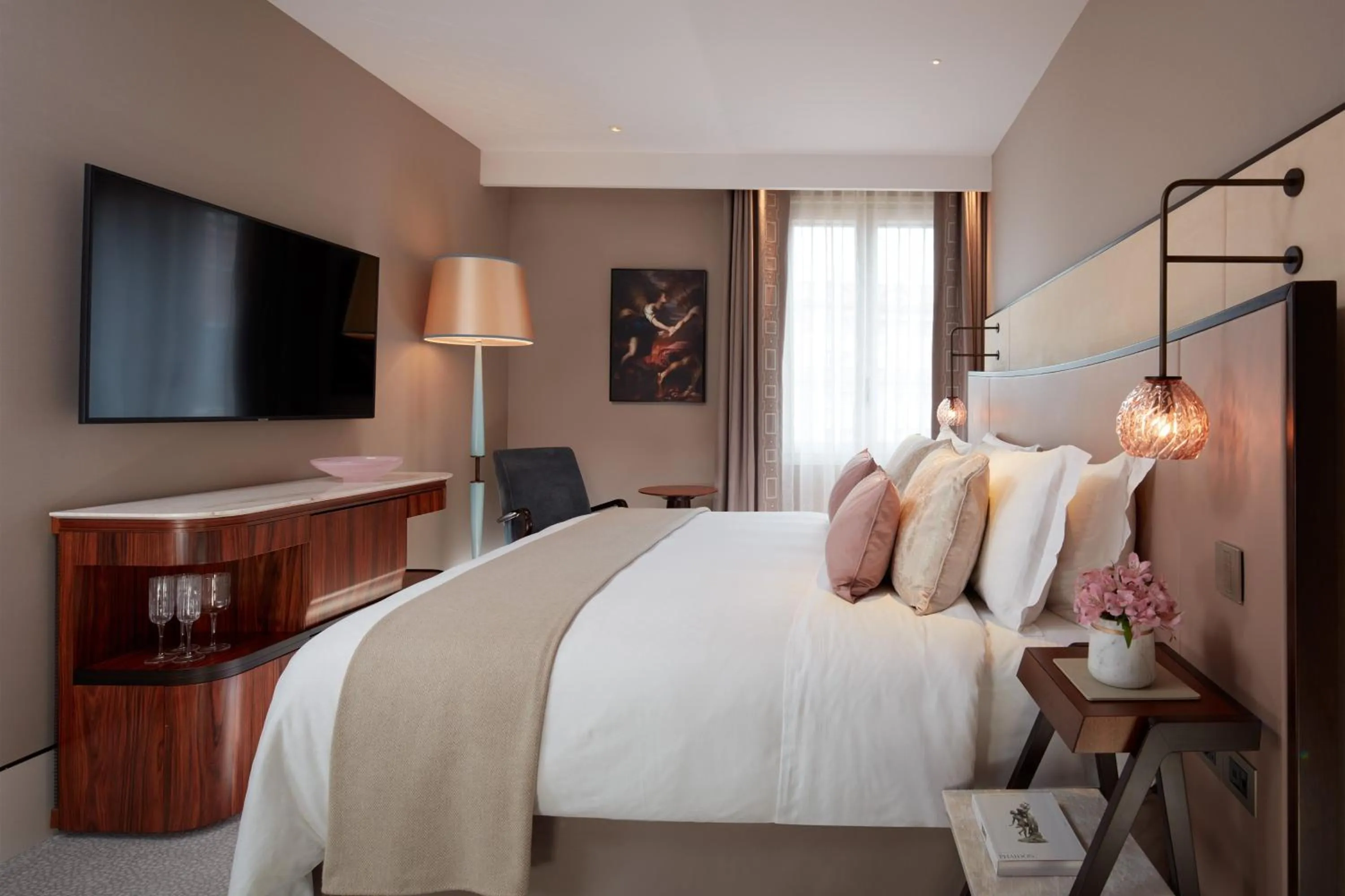 Photo of the whole room, Bed in The St. Regis Venice