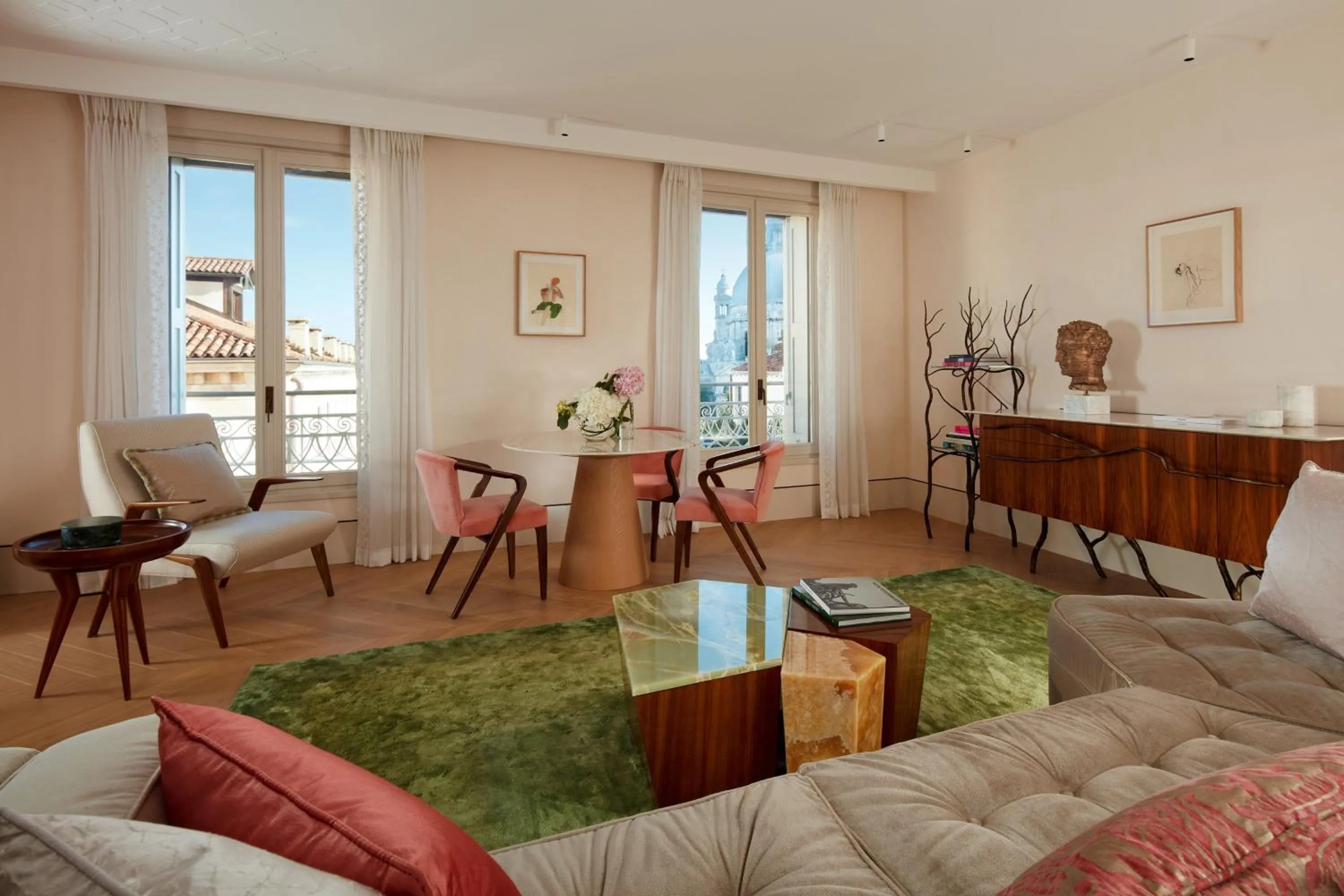 Photo of the whole room in The St. Regis Venice