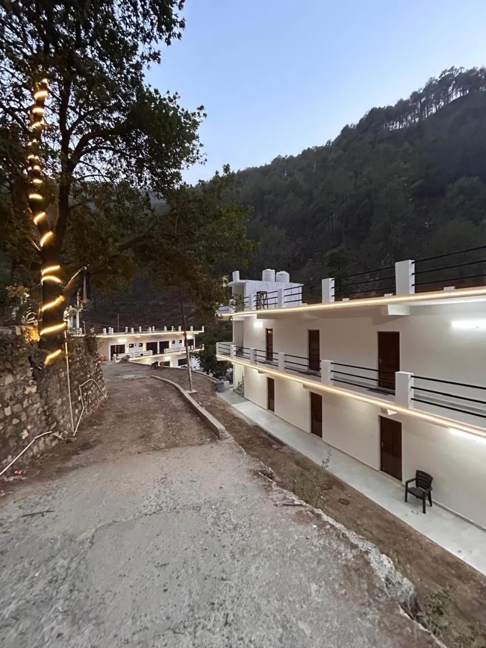 Facade/entrance in Chirag Homestay Kainchi