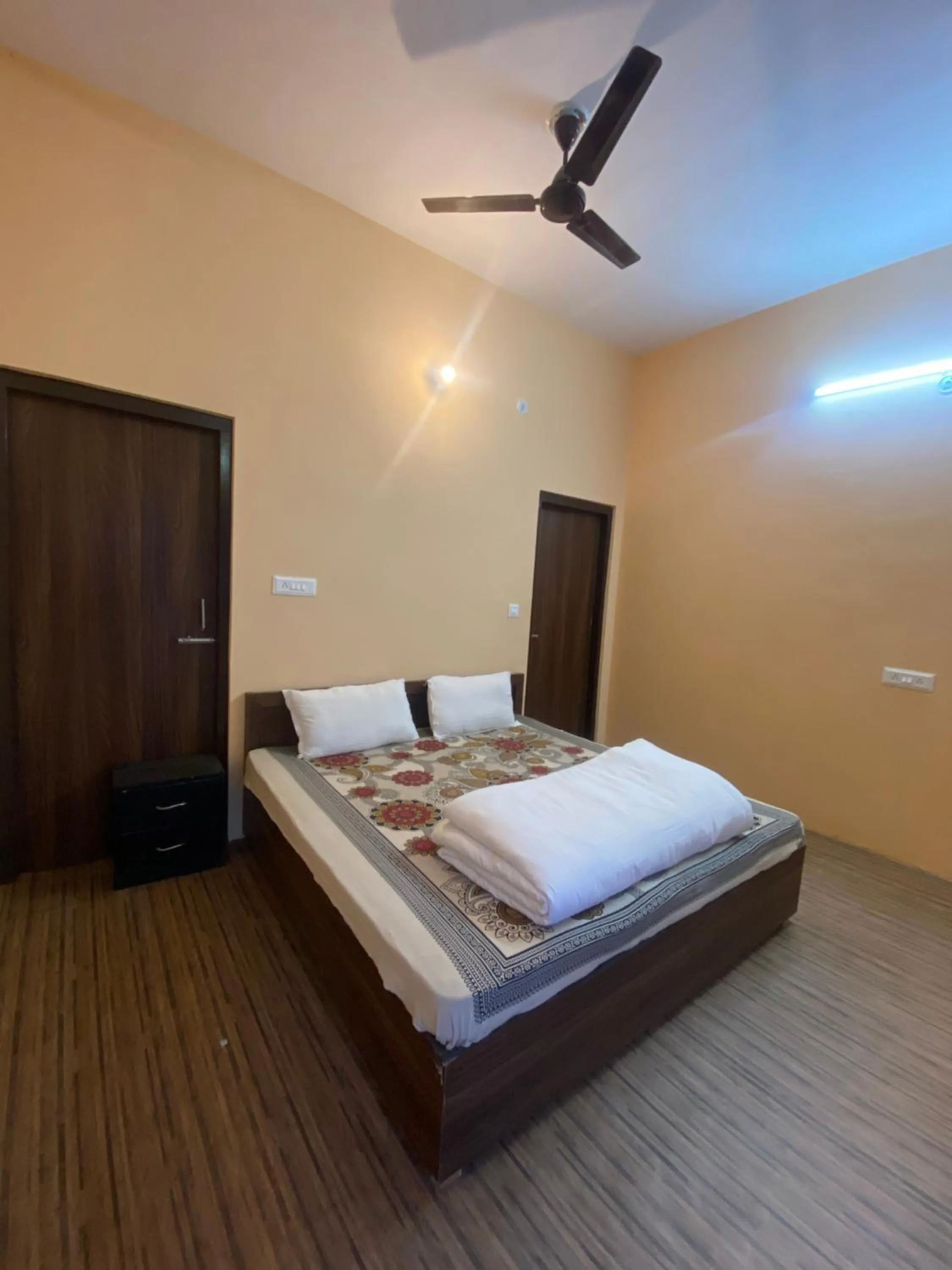 Bedroom, Bed in Chirag Homestay Kainchi