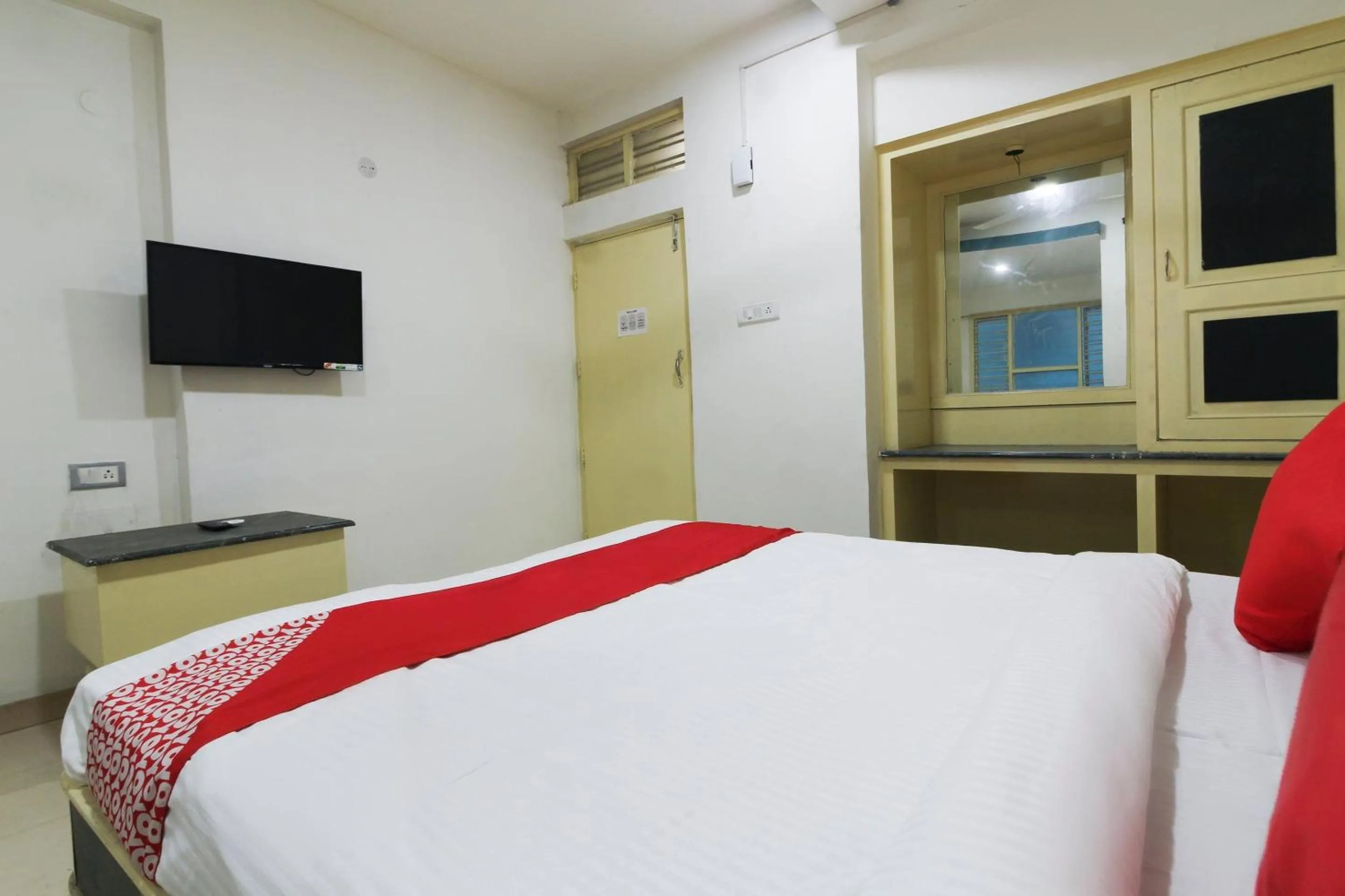 Bedroom in Hotel O by OYO V Square