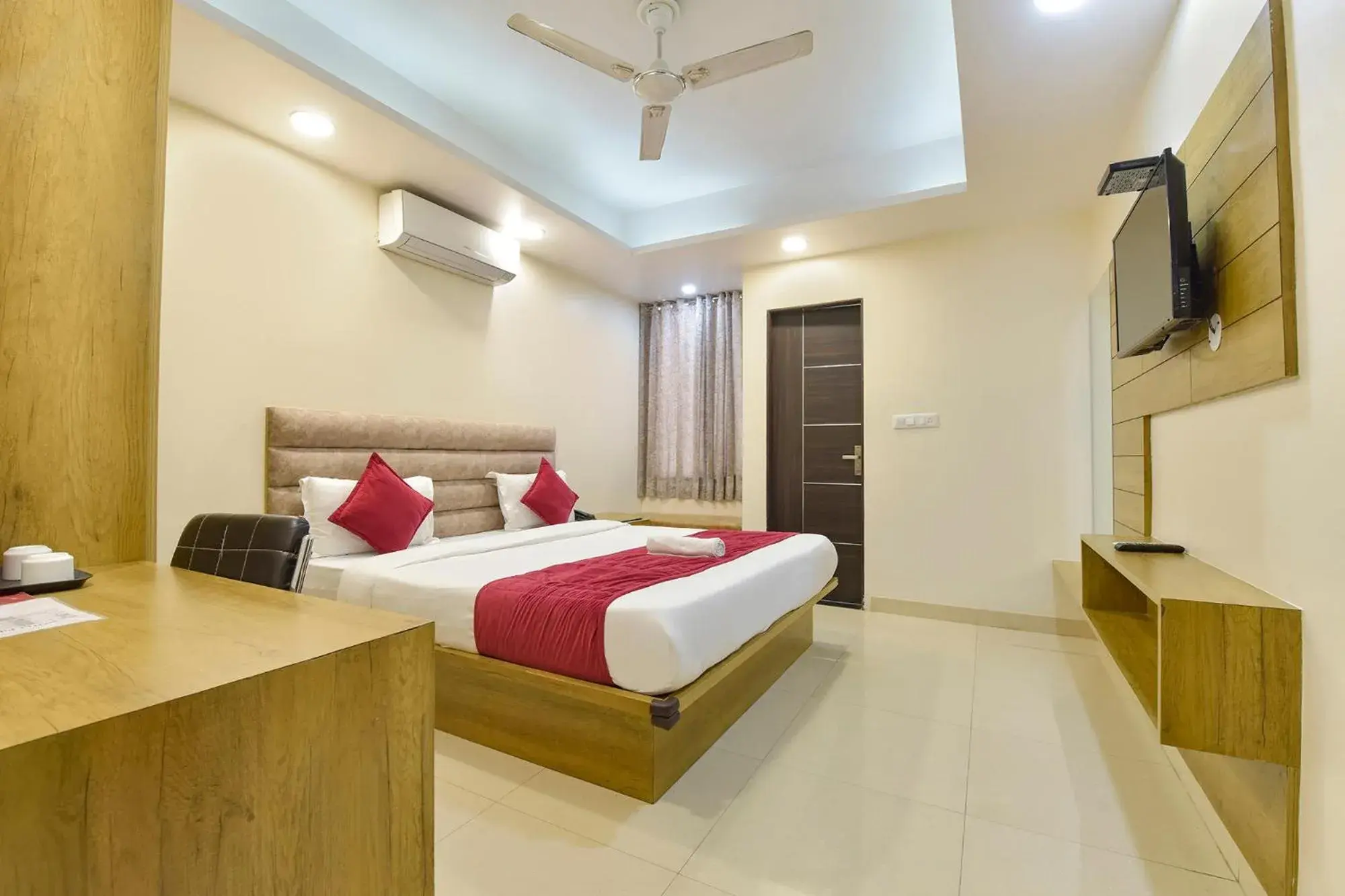 Deluxe Room - single occupancy in FabHotel Pink City - World Trade Park Deluxe Room - single occupancy in FabHotel Pink City - World Trade Park