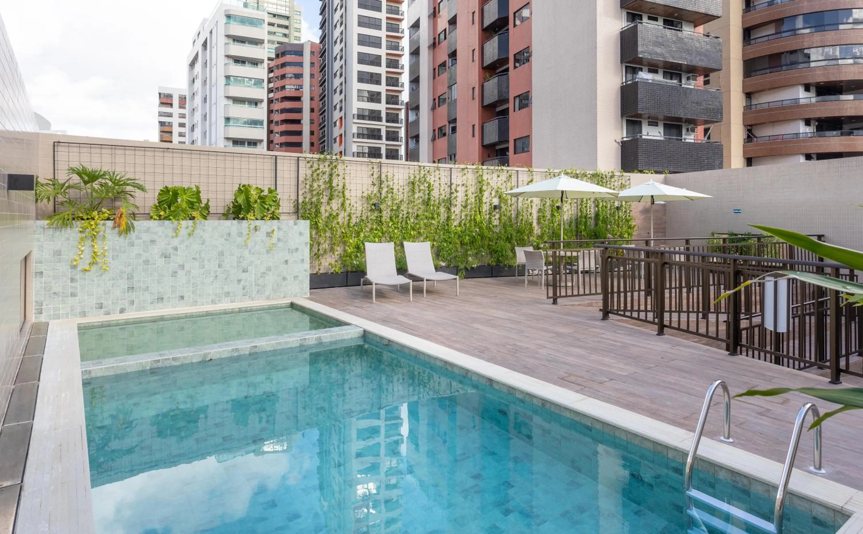 Pool view in Hotel Annamar Premium