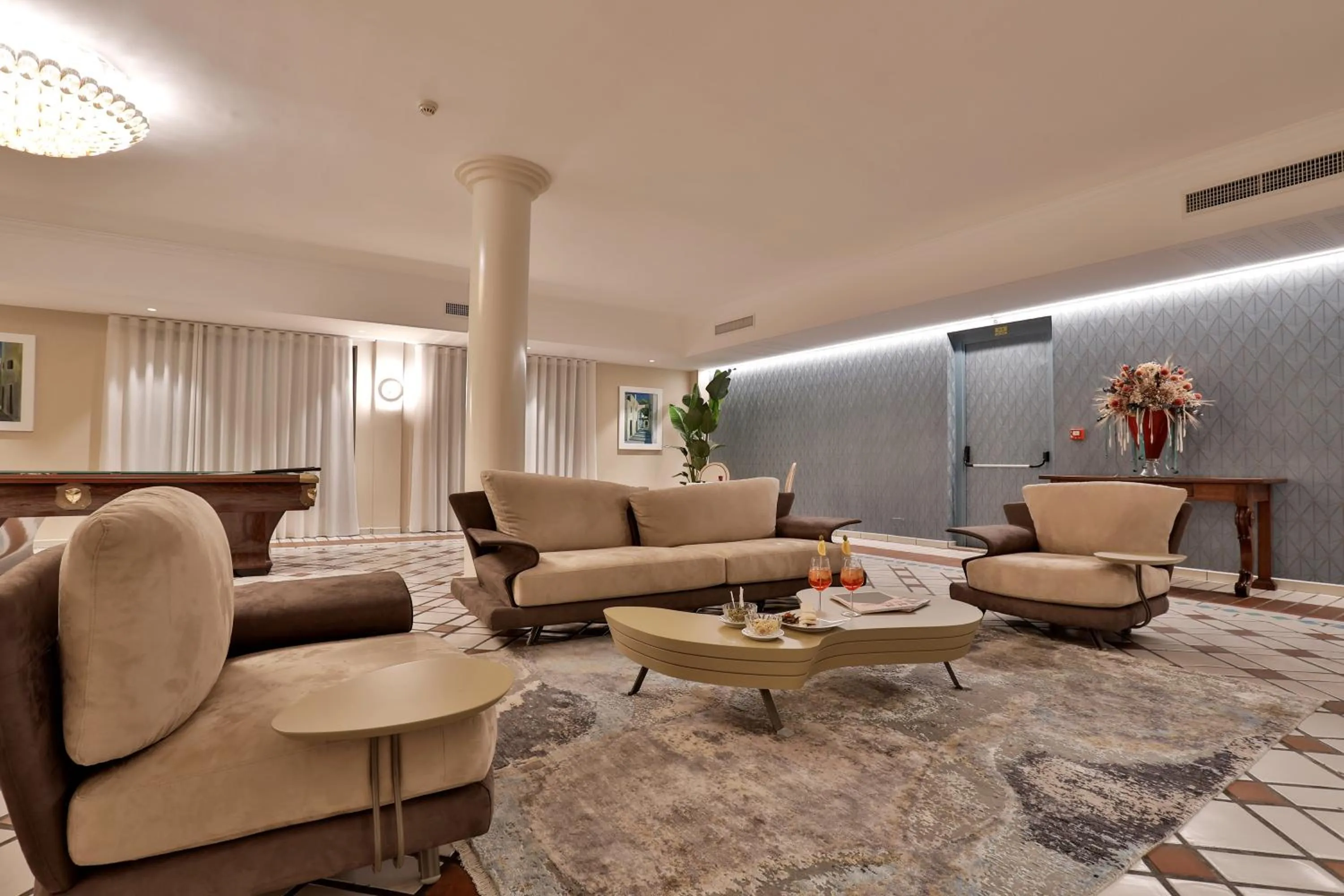 Billiard in Hotel Hermitage