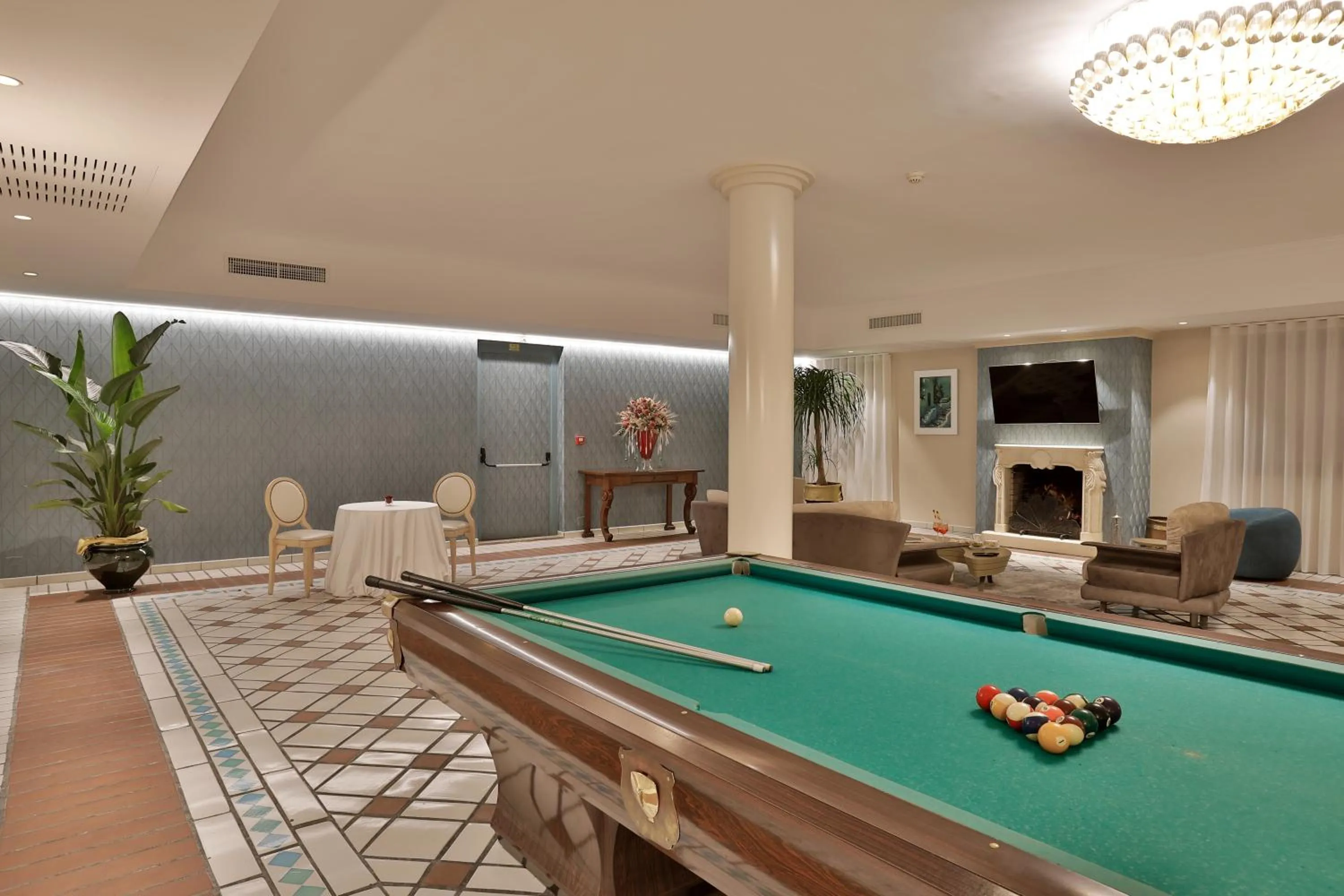 Billiard in Hotel Hermitage