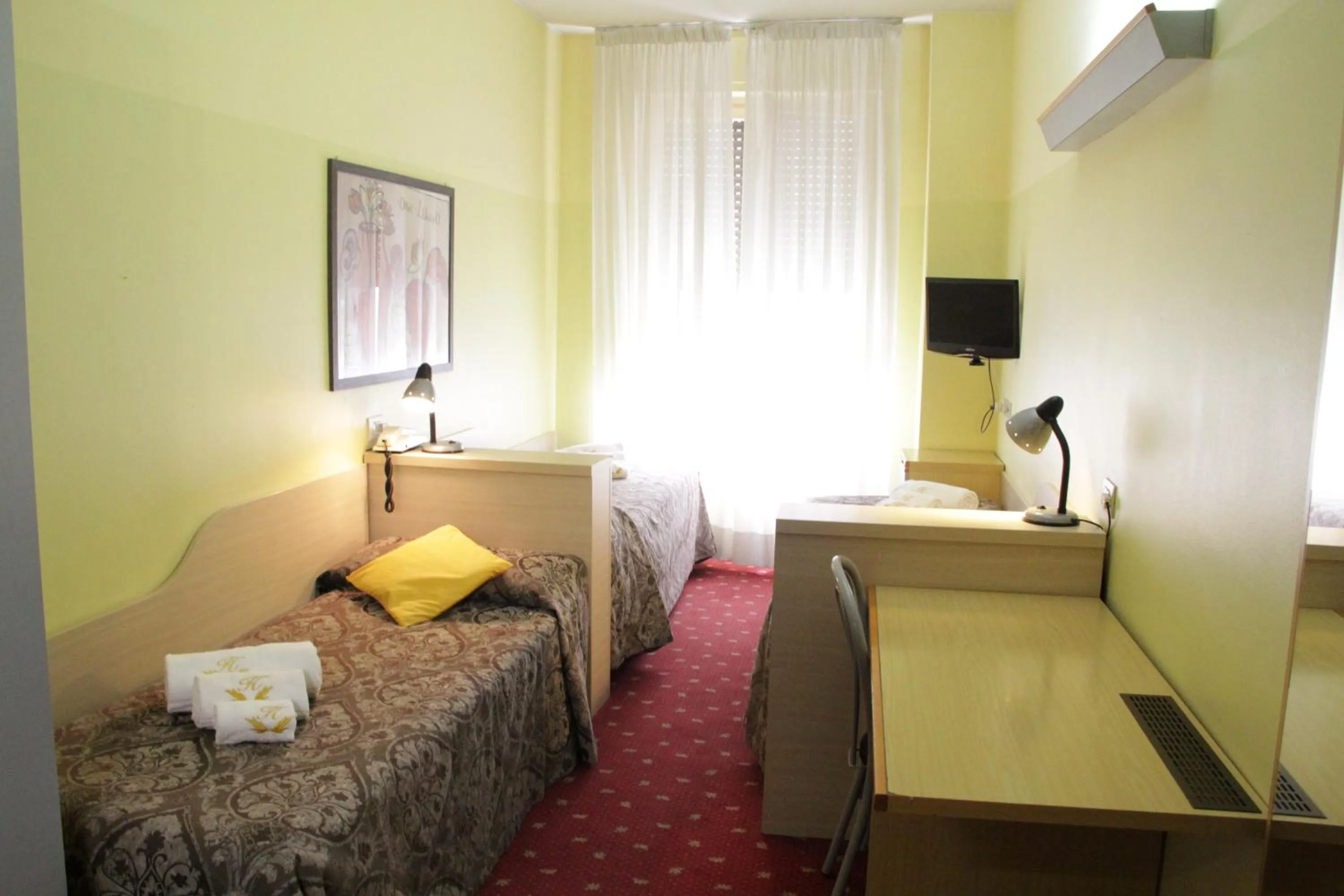 Bedroom, Bed in Hotel Lugano