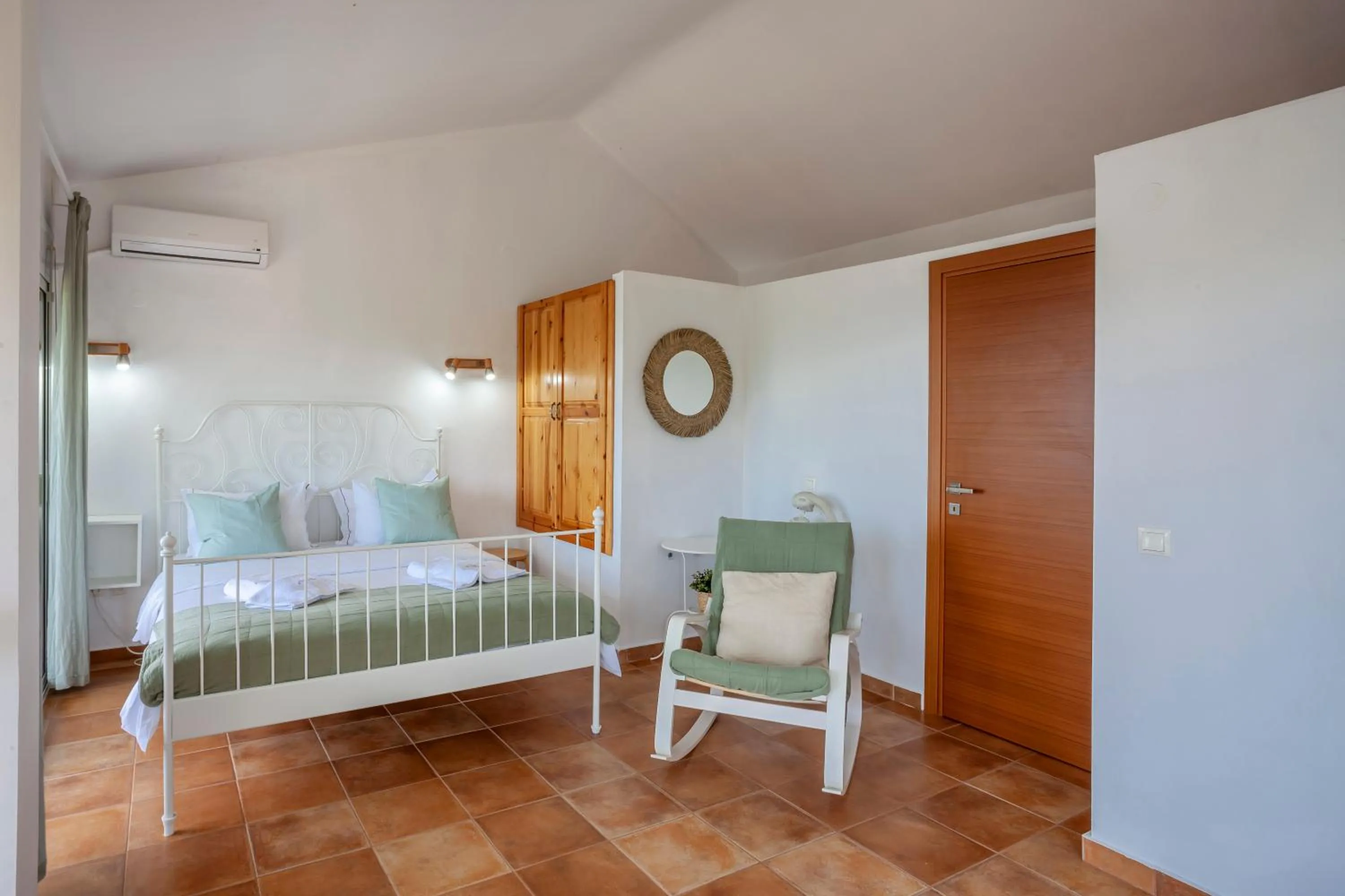 Bedroom, Bed in Alterra Vita Homes By the Sea